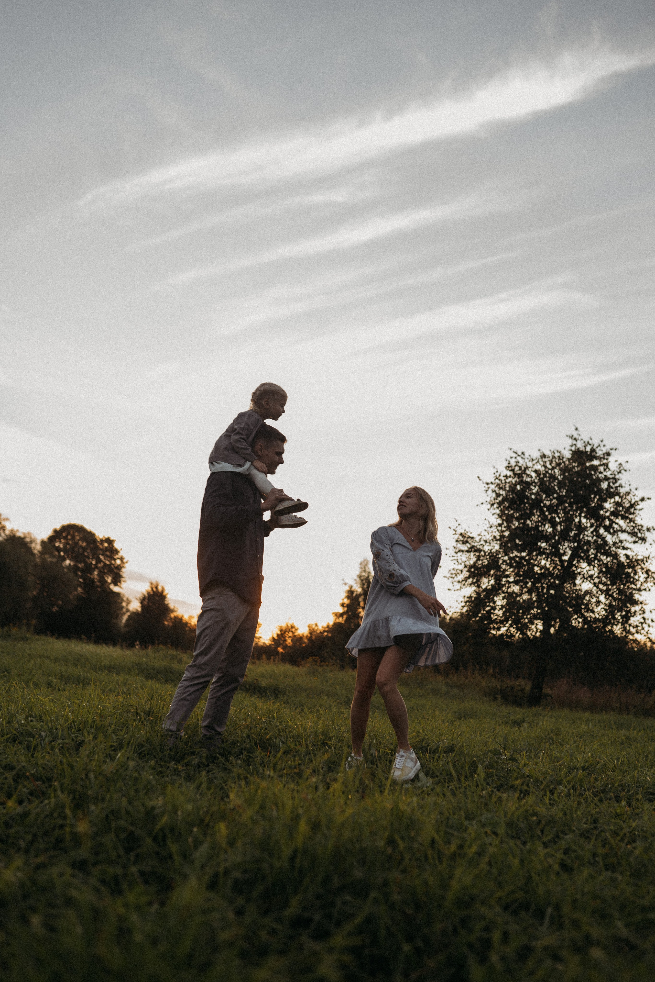 Тёплый летний вечер. Семейный и свадебный фотограф в Москве Оксана Гапеева