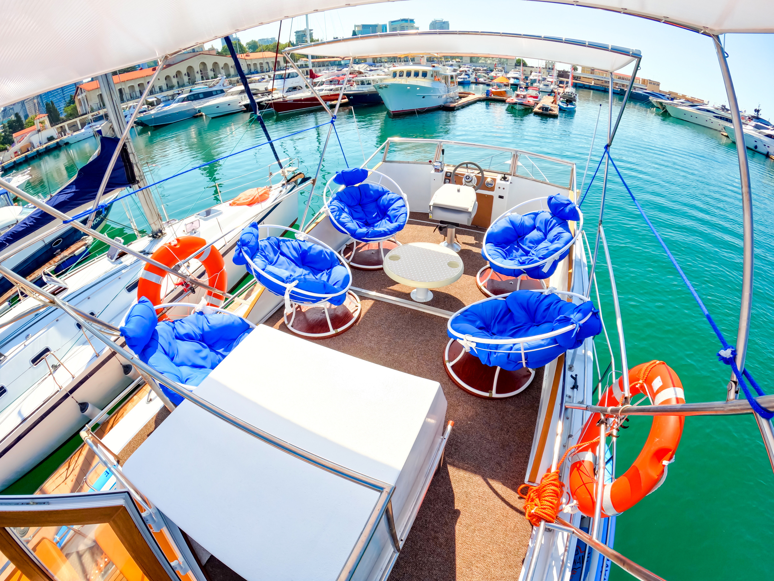 ДВУХПАЛУБНЫЕ ЯХТЫ В СОЧИ. Аренда Яхт в Сочи от Эконом до Премиум Класса