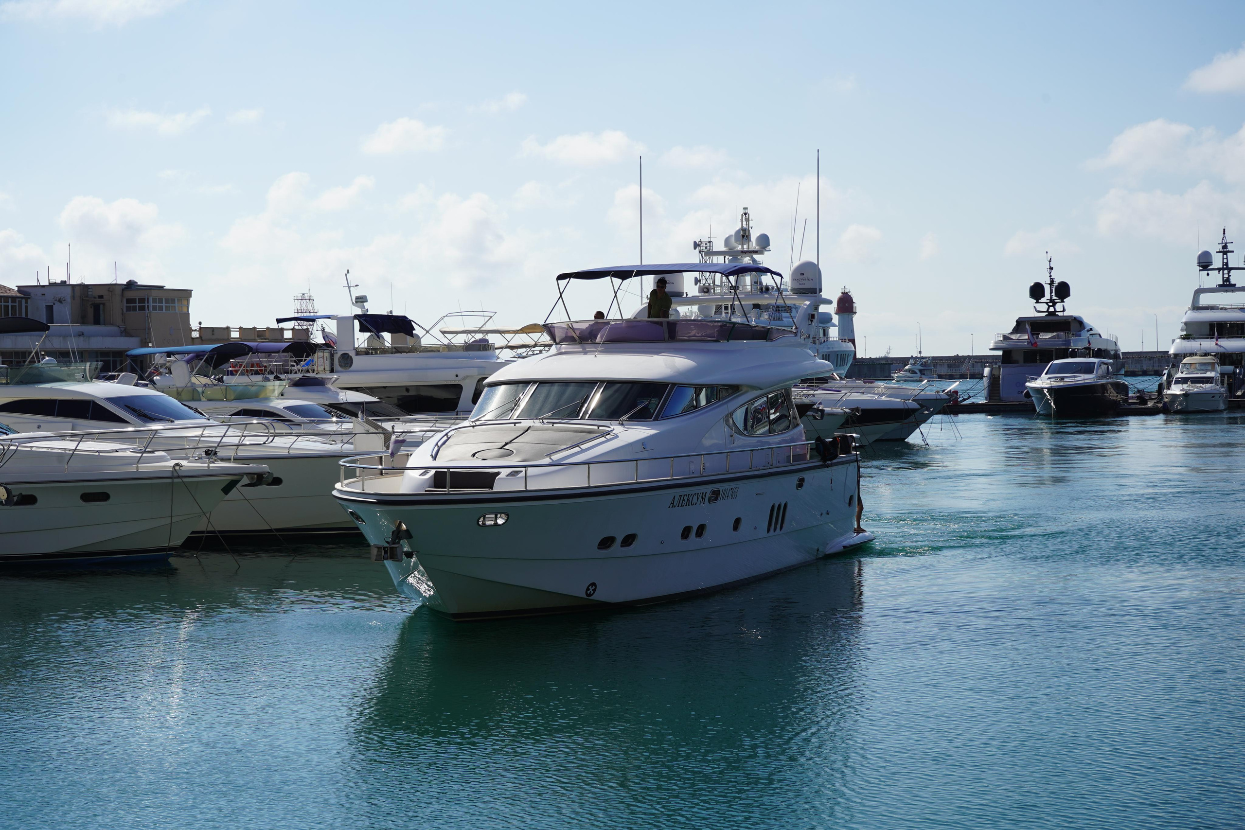 ПРЕМИУМ VIP ЯХТЫ В СОЧИ. Аренда Яхт в Сочи от Эконом до Премиум Класса