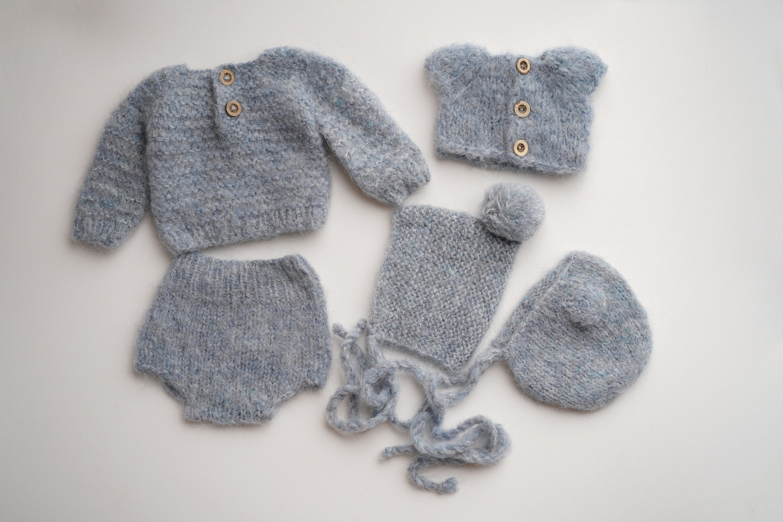 Комплекты. Фотограф новорождённых в Москве Елена Левина