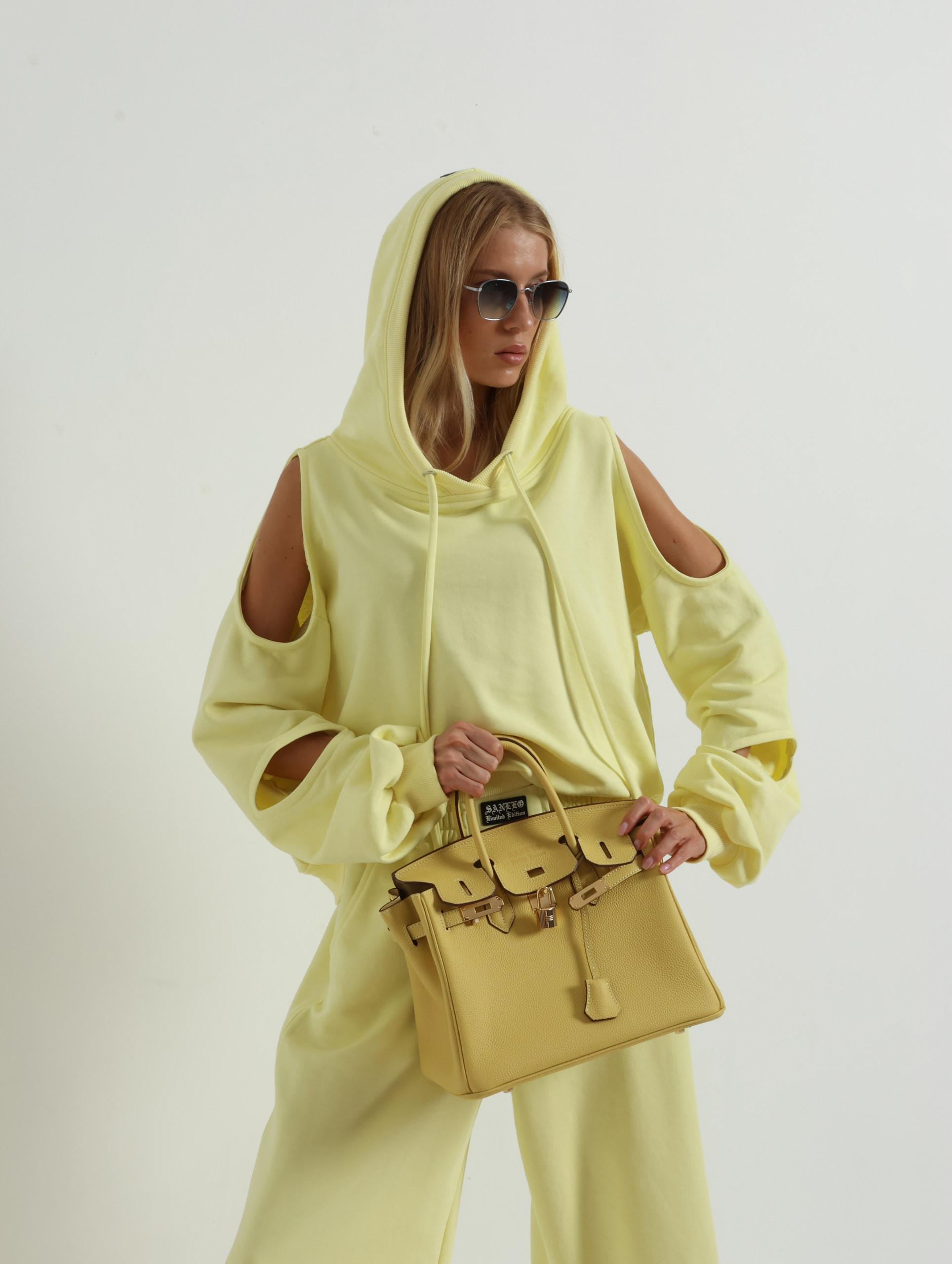 Съемка одежды для брендов и маркетплейс. Контент Предметный фотограф Саратов, контент для бизнеса, съемка для брендов, предметные фотосъёмки в Саратове. Елена