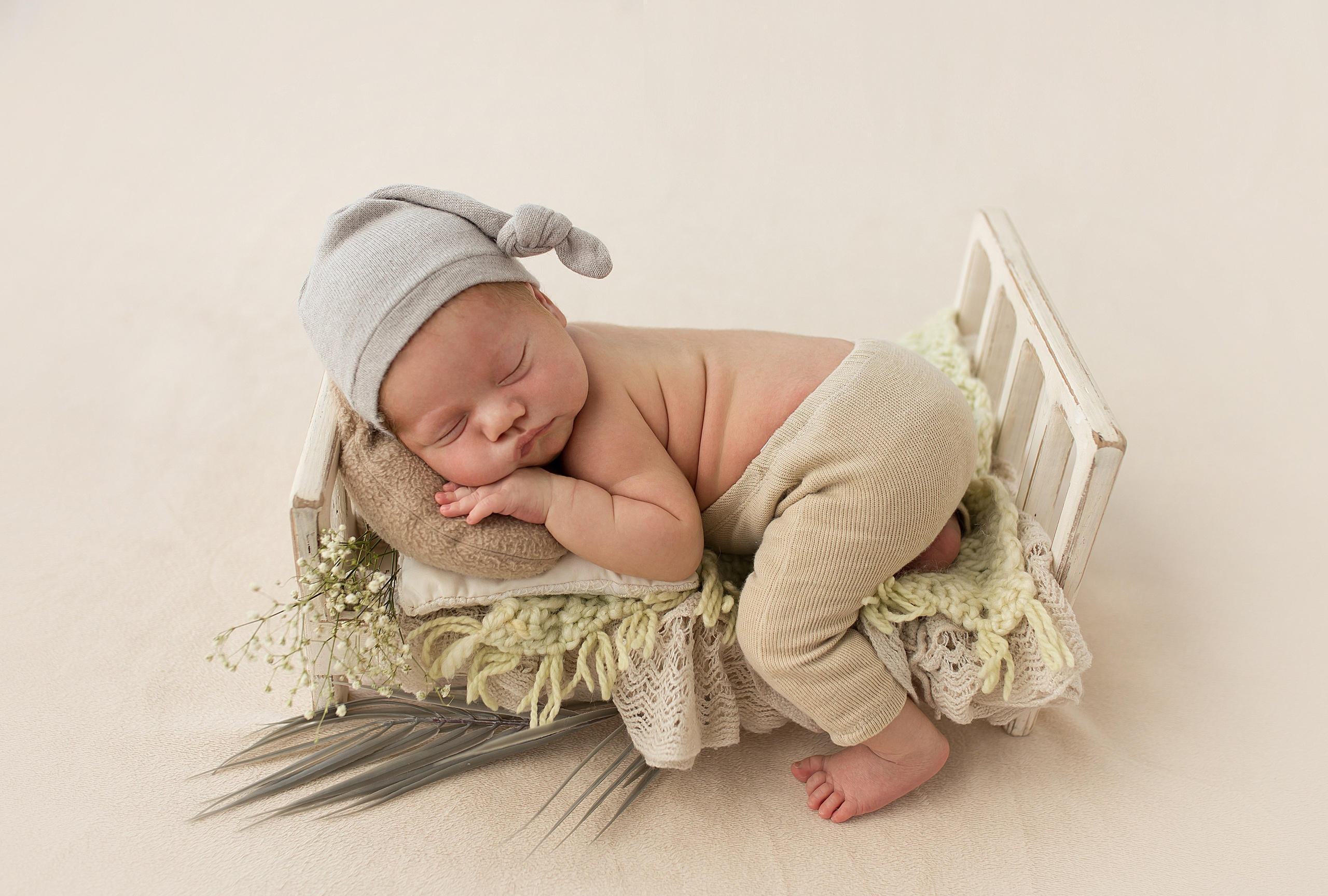 Фотосессия новорождённого. Фотограф новорождённых малышей и детский фотограф В Казани Лана Максим