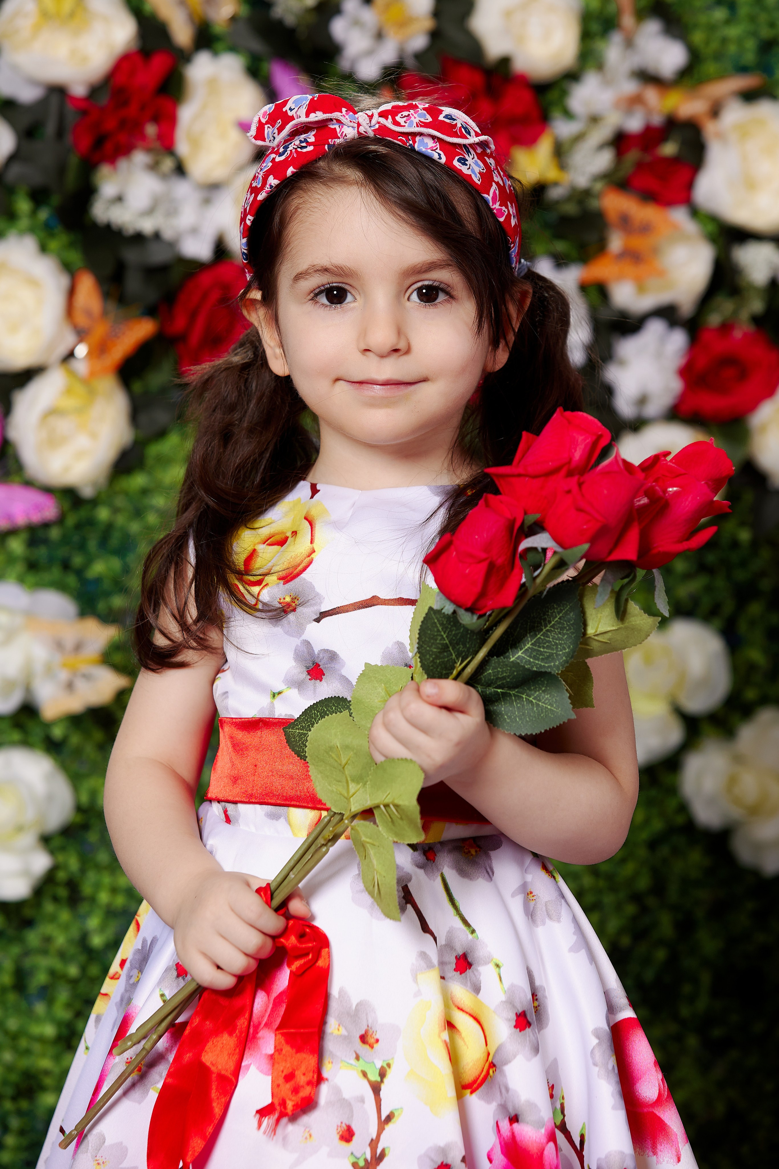 Цветы для мамы. Детская выездная фотостудия