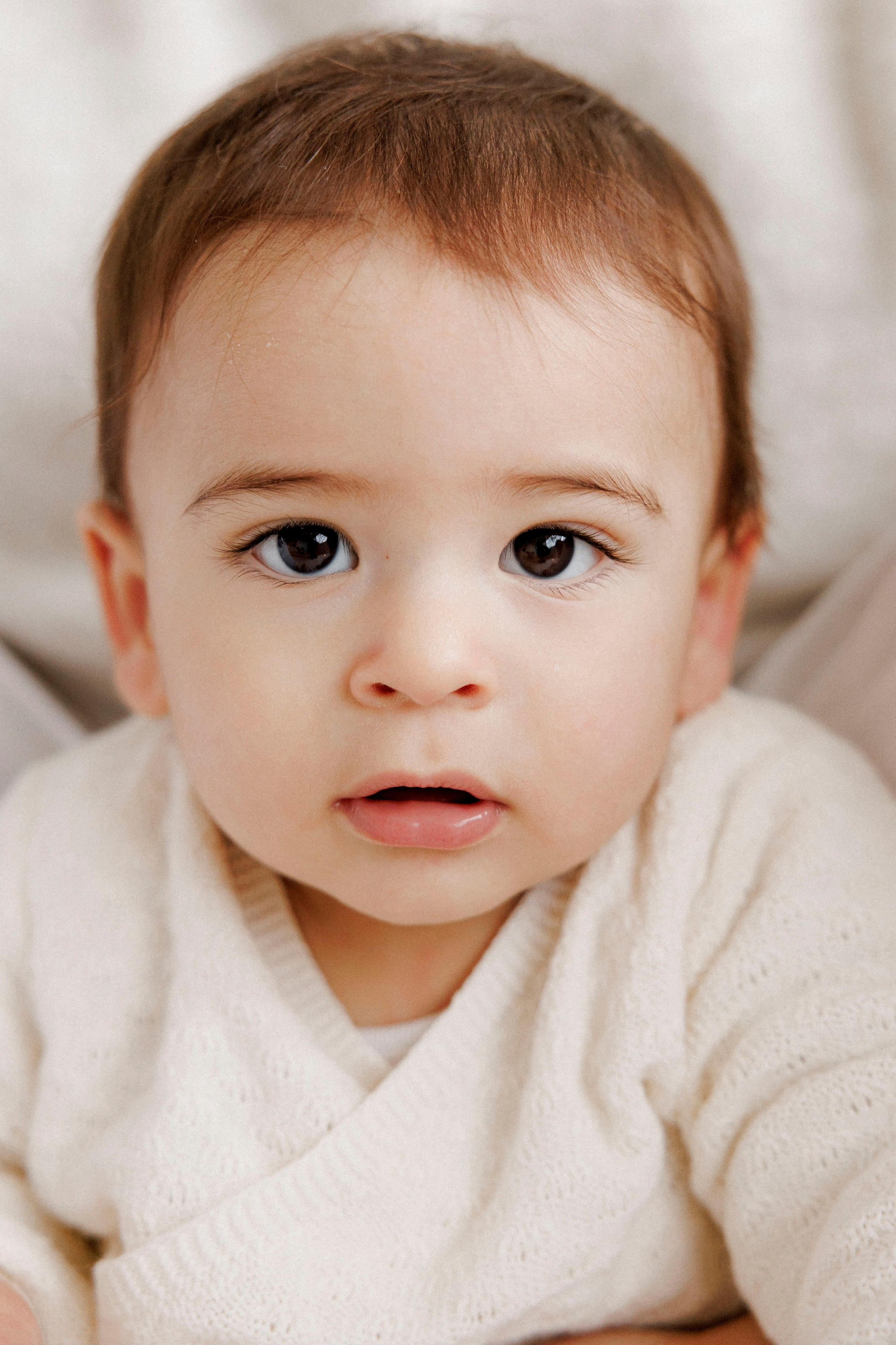Family photoshoot in White Studio. Wedding and family photographer