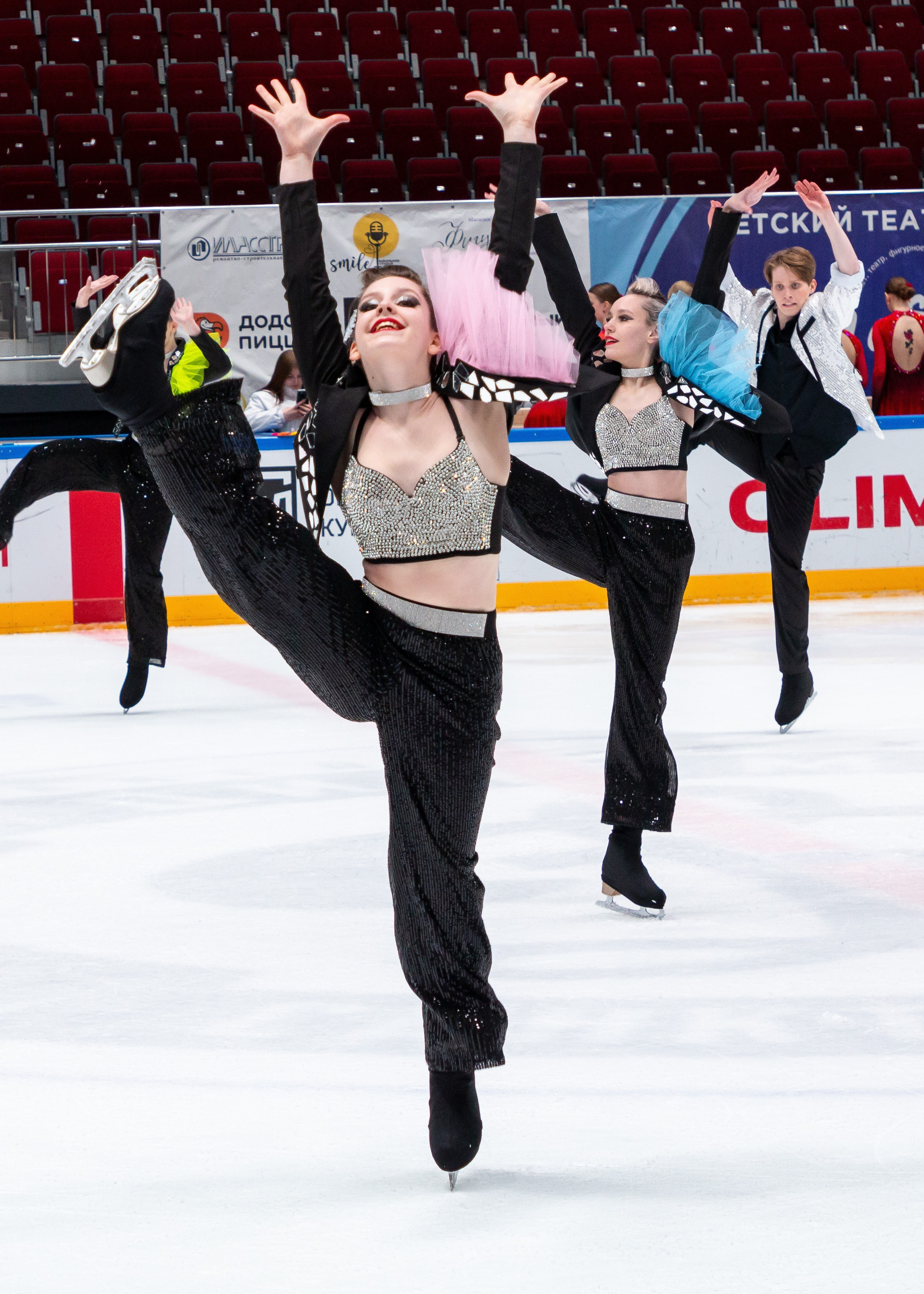 VII Ежегодный фестиваль массовых танцев на льду и фигурного катания «Петровский лёд» Санкт-Петербург 2024. Репортажный фотограф в Москве