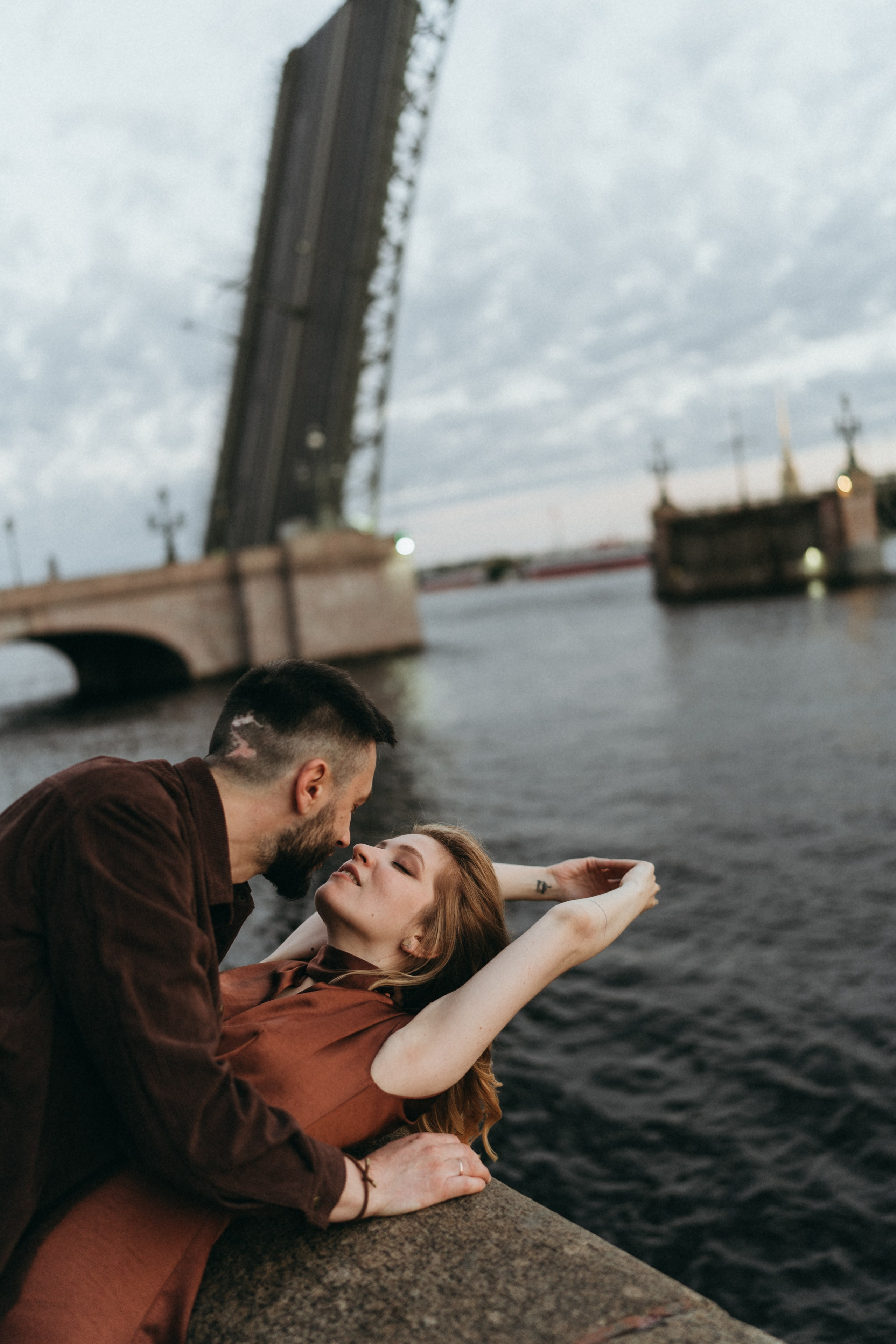 Максим и Настя / Разводные мосты. Фотограф в Санкт-Петербурге — Лучина Екатерина