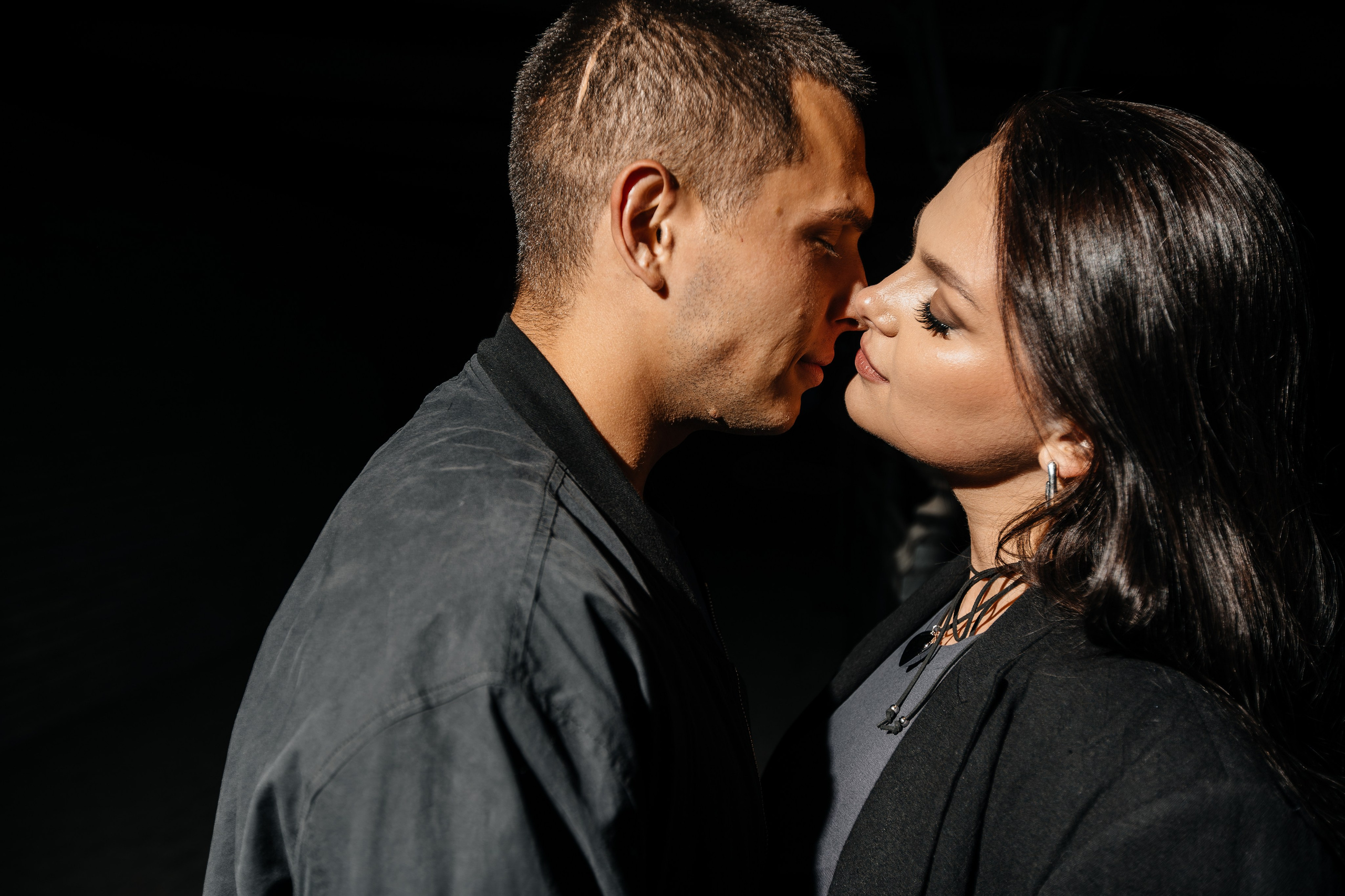 Прогулка по ночному городу. Свадебный фотограф Барнаул Алексей Павлов