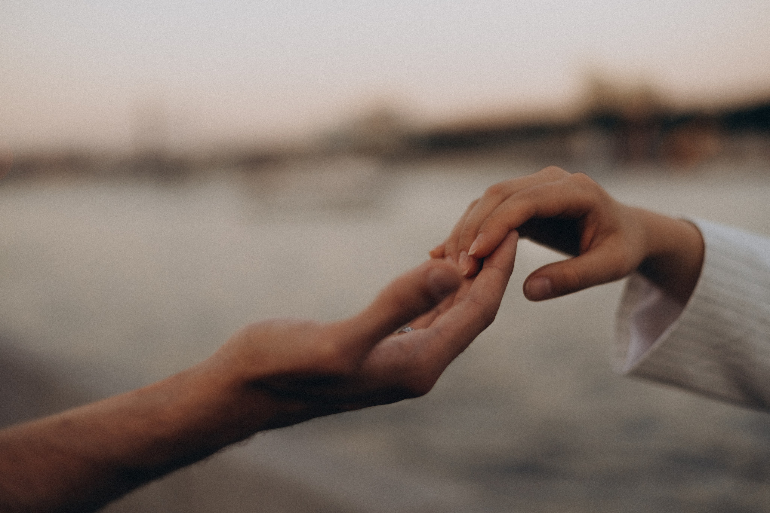 Любовь на набережной в Москве