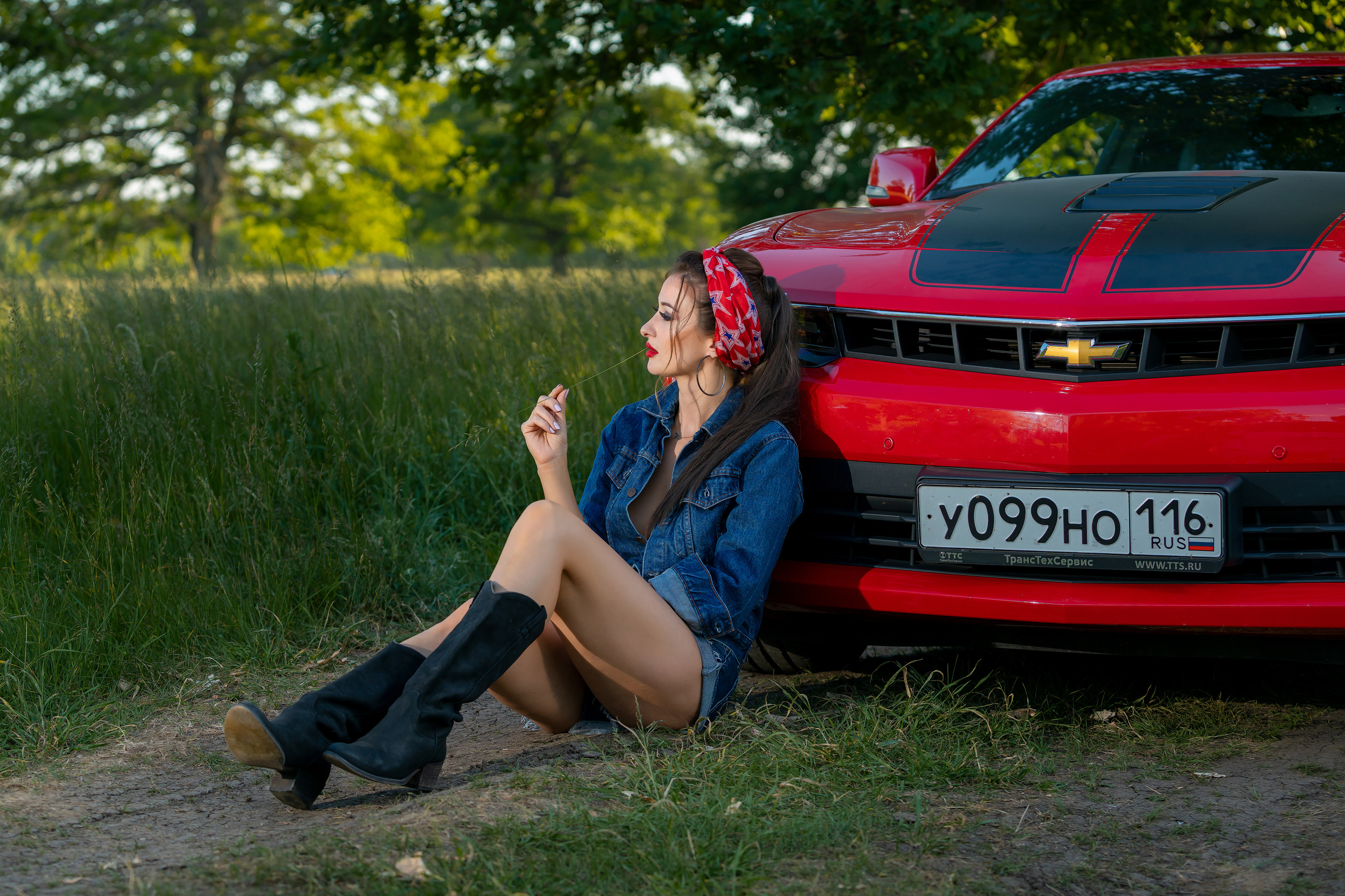 Девушки и авто. Фотограф Павел Шрайбикус