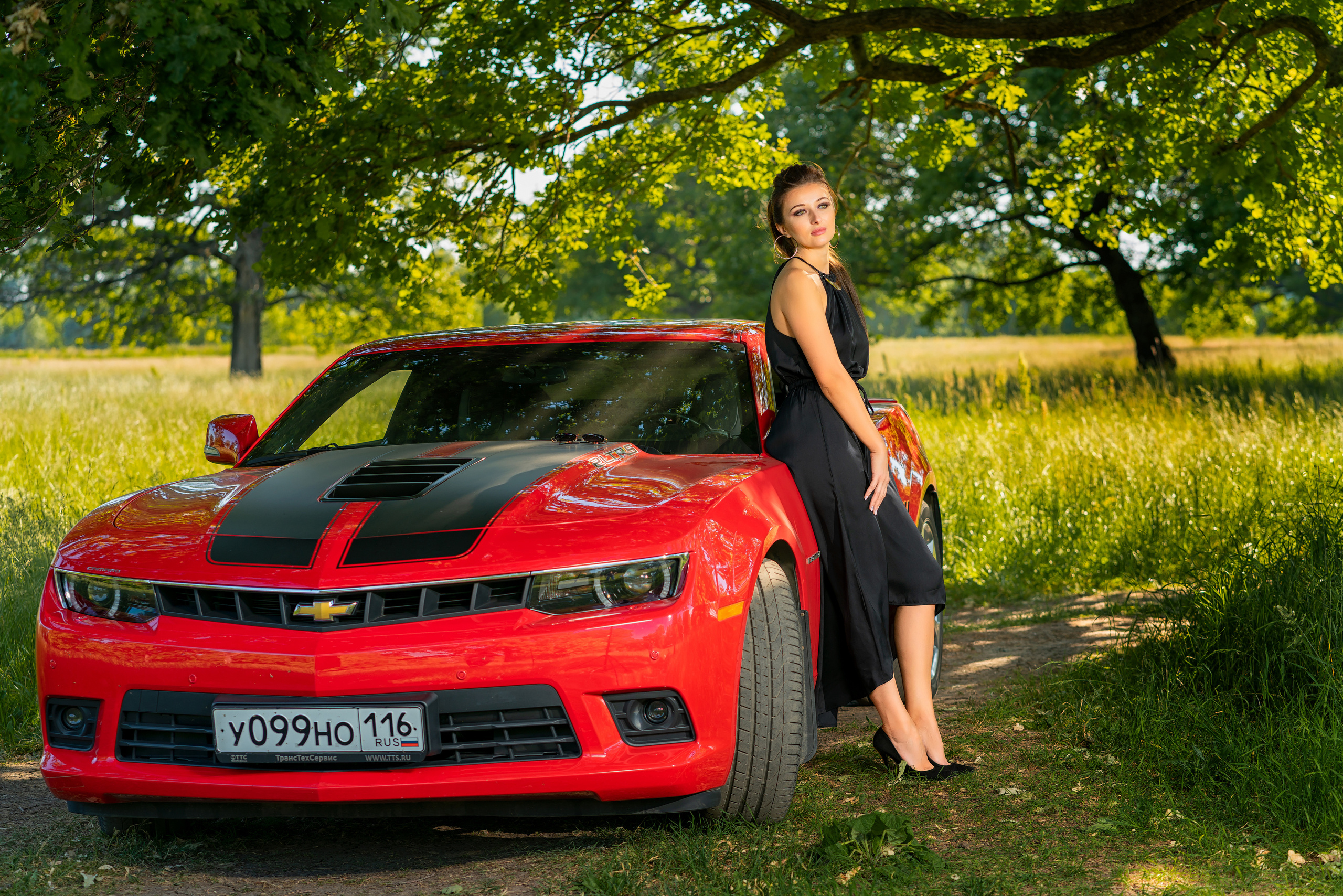 Девушки и авто. Фотограф Павел Шрайбикус