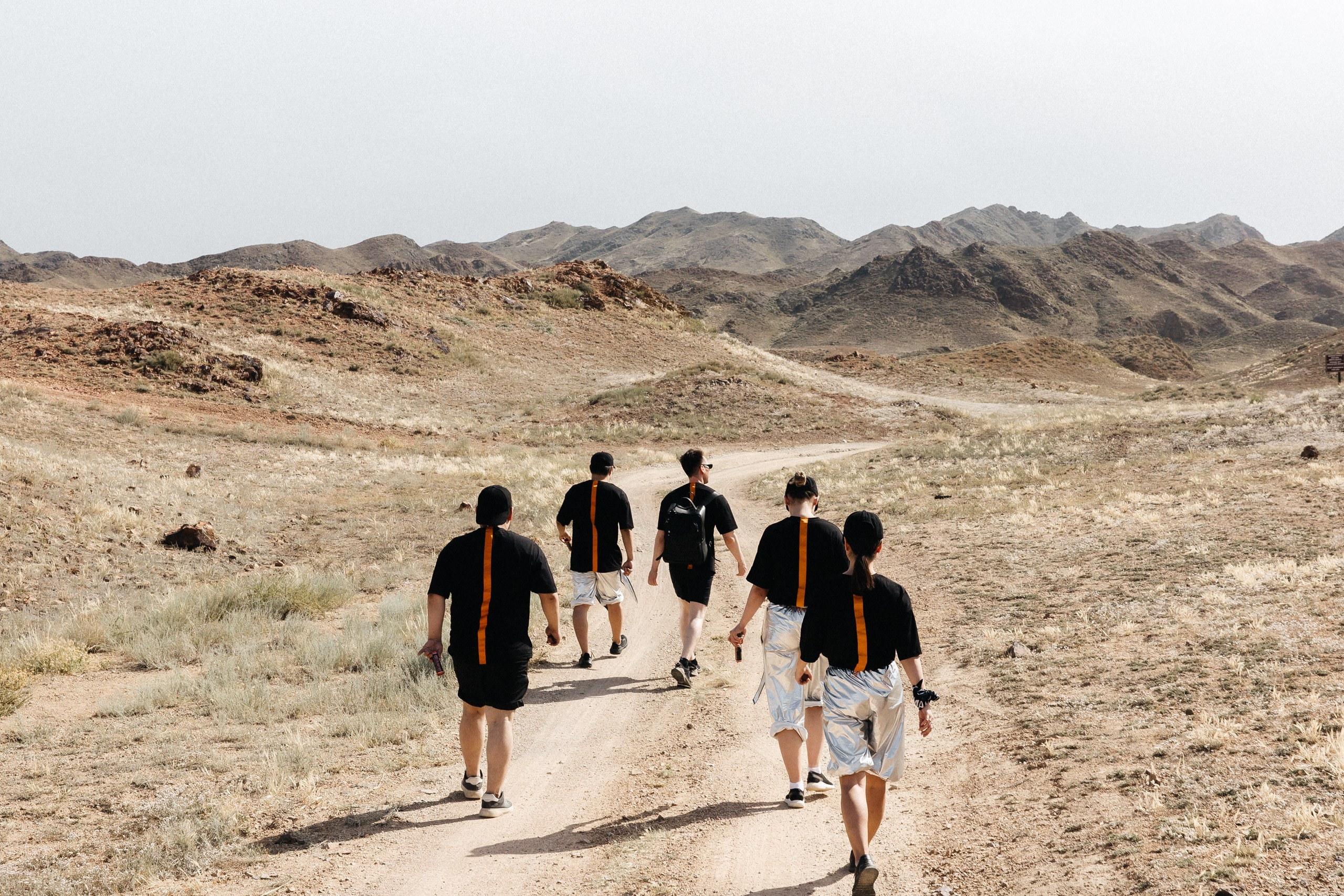 Здравствуйте! Я свадебный фотограф из Ульяновска, работаю в том числе по всей России и с выездом за границу. Снимаю свадьбы, lovestory, корпоративы, светский репортаж. Провожу обучение по фотографии, мастер-классы и воркшопы для других фотографов.