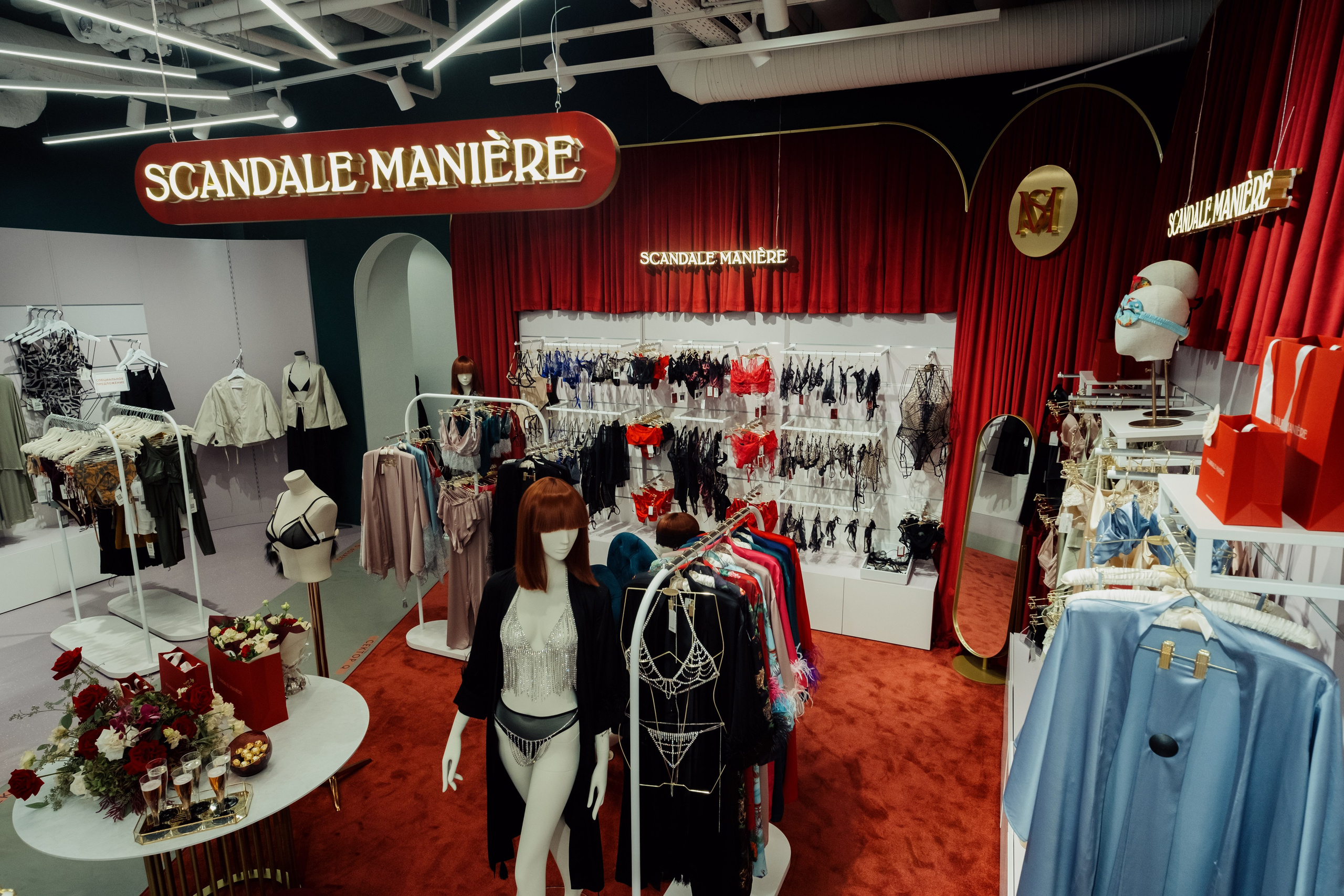 SCANDALE MANIERE. Репортажный и портретный фотограф в Москве Илья Спиридонов