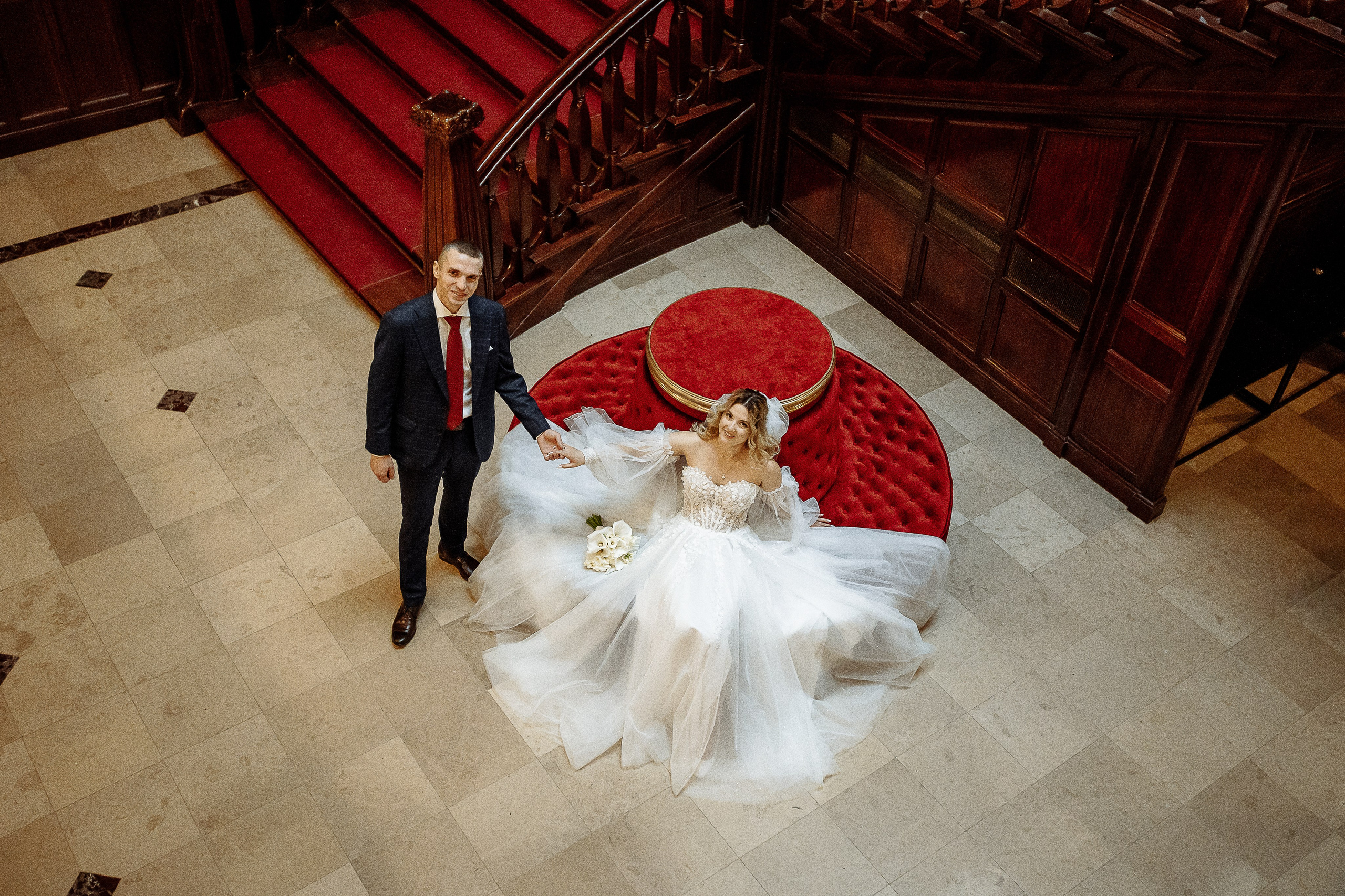 Ślubna sesja zdjęciowa w Muzeum. Свадебный фотограф Варшава Лодзь Польша Елена Юцова