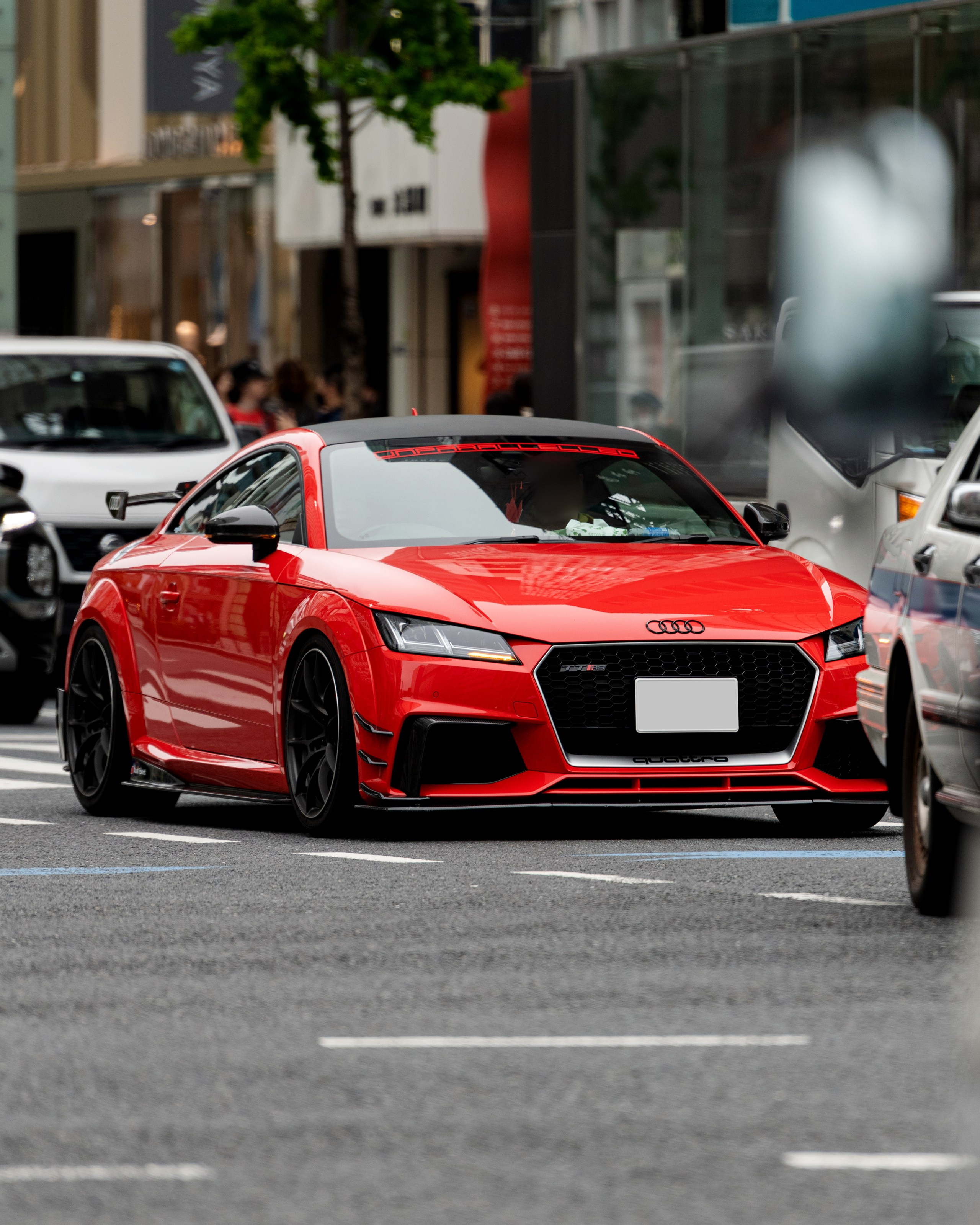 Cars in Tokyo. Photographer in Tokyo Anatolii Ozarto