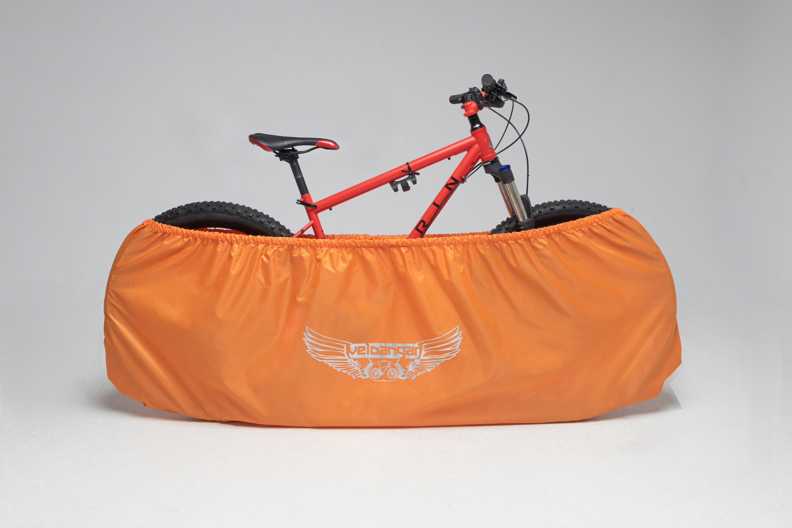 Commercial & Fashion. Commerce & art photographer