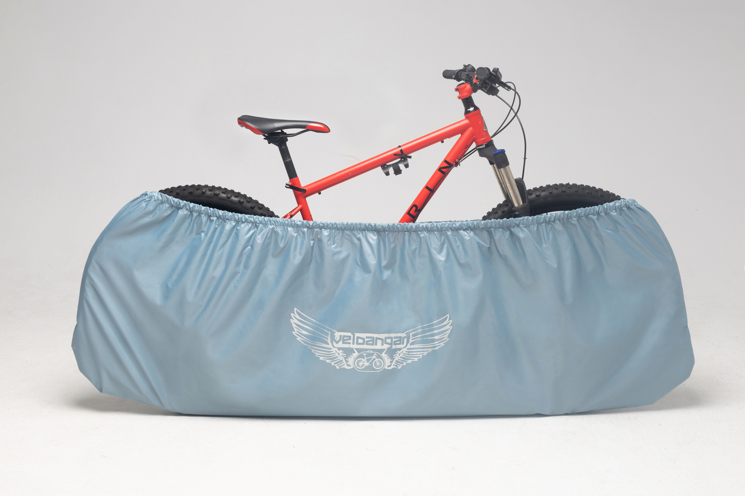 Commercial & Fashion. Commerce & art photographer