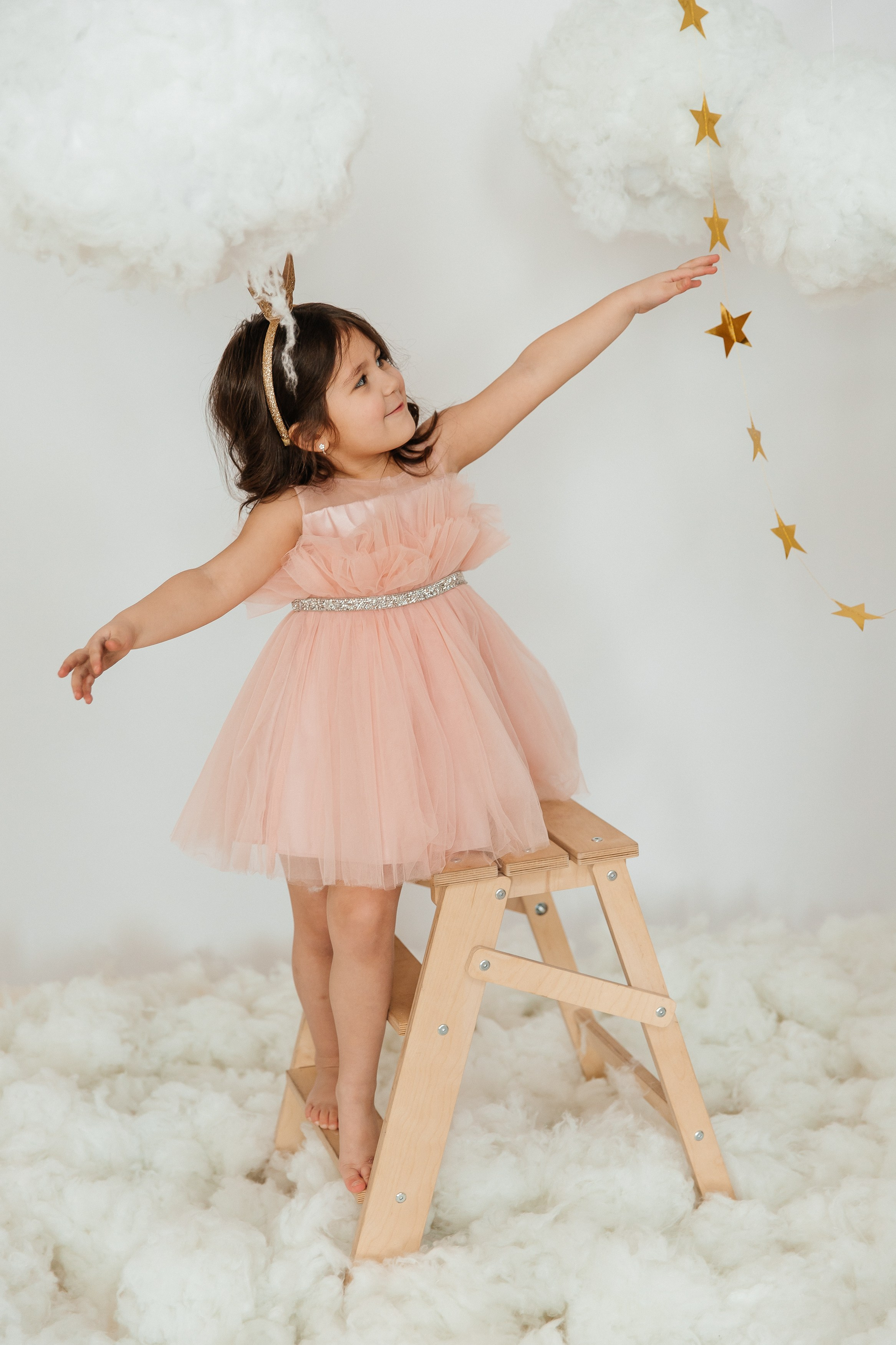 Маюша и Милаша в облаках. Воронистая Анастасия. Фотограф Якутия, Томпонский район