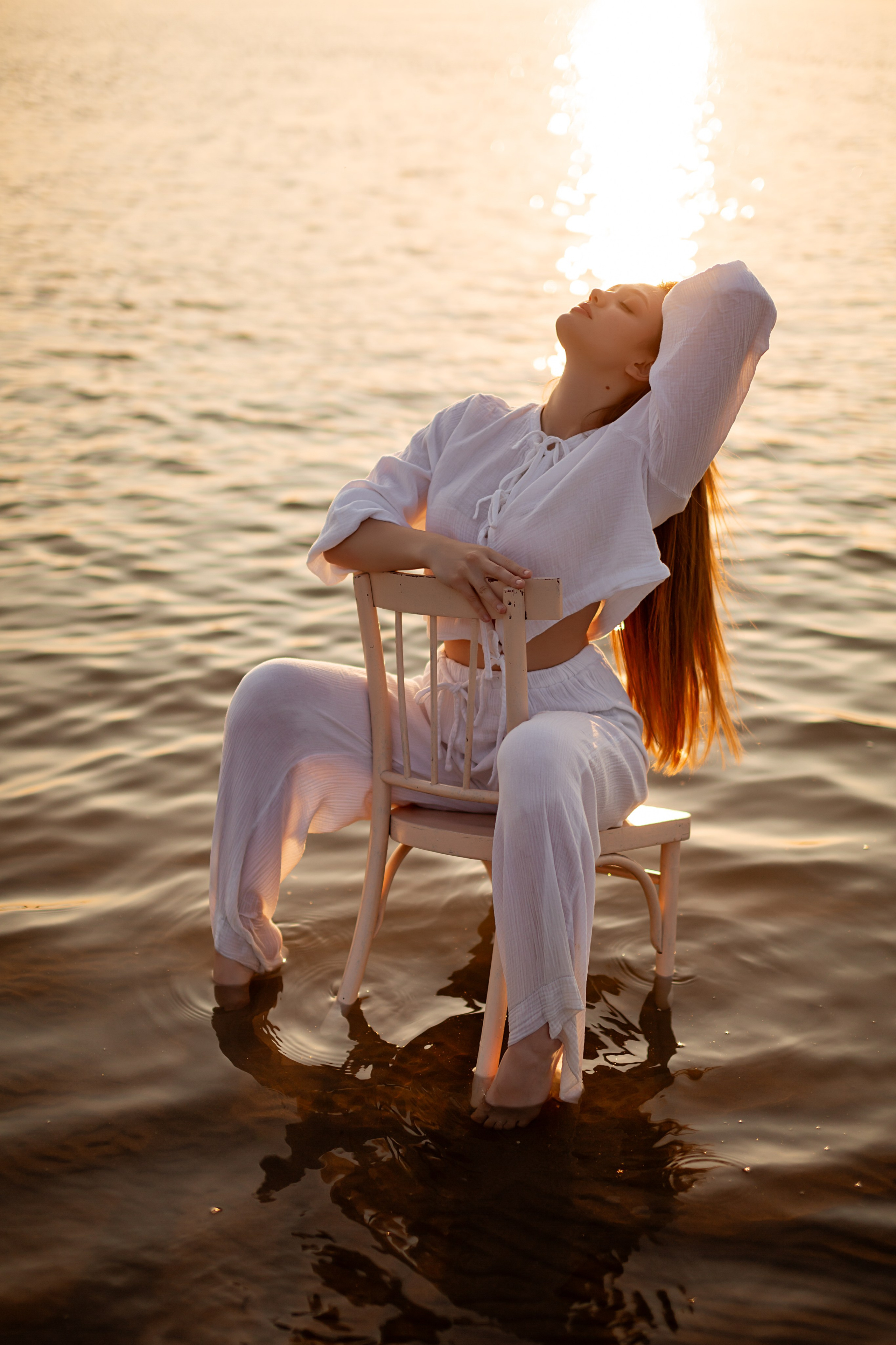 У воды. Https://malovafoto.ru