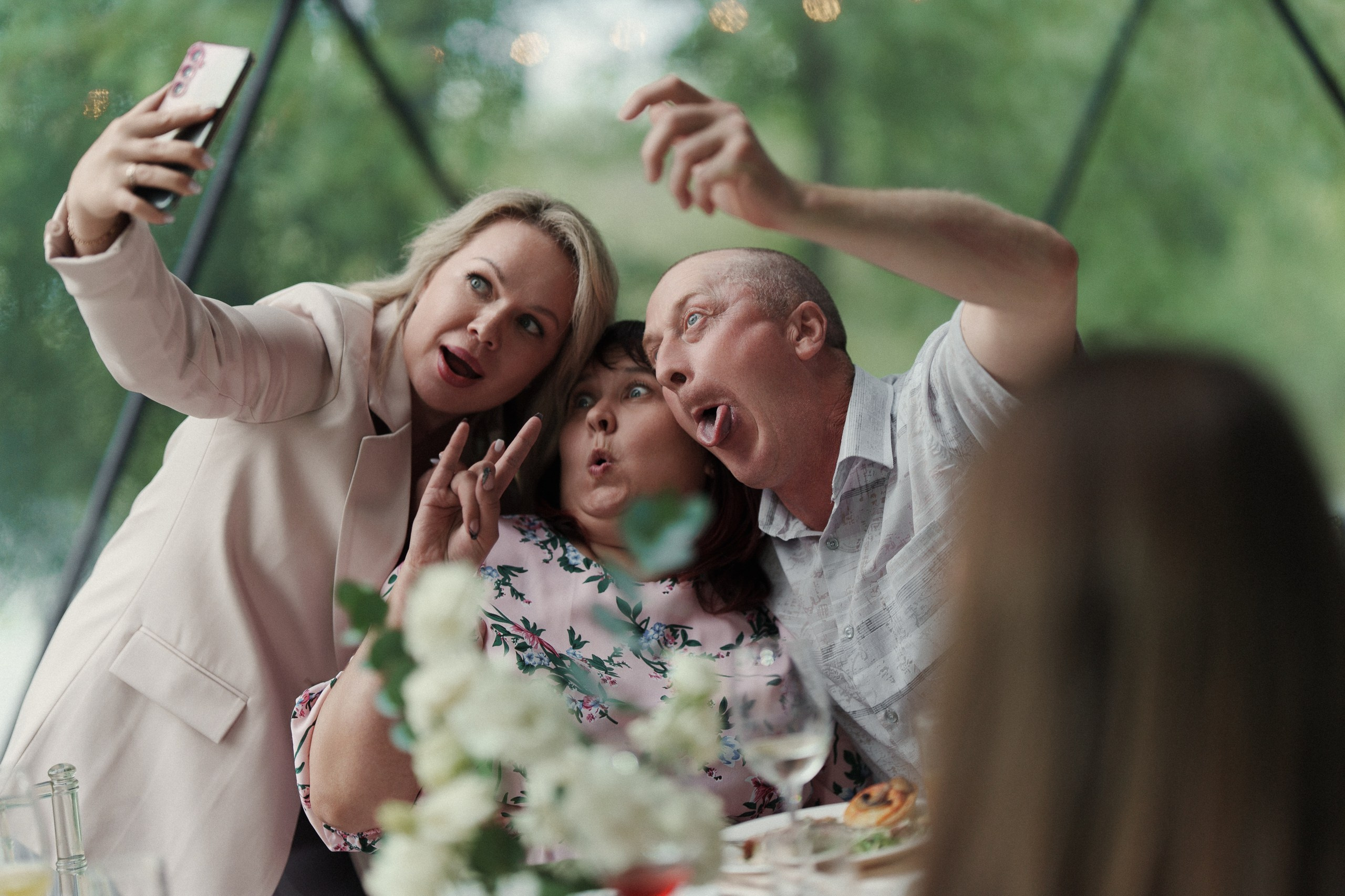 Свадьба в ресторане «Хотим Едим» Уфа — выездная регистрация на пирсе и банкет в малом шатре
