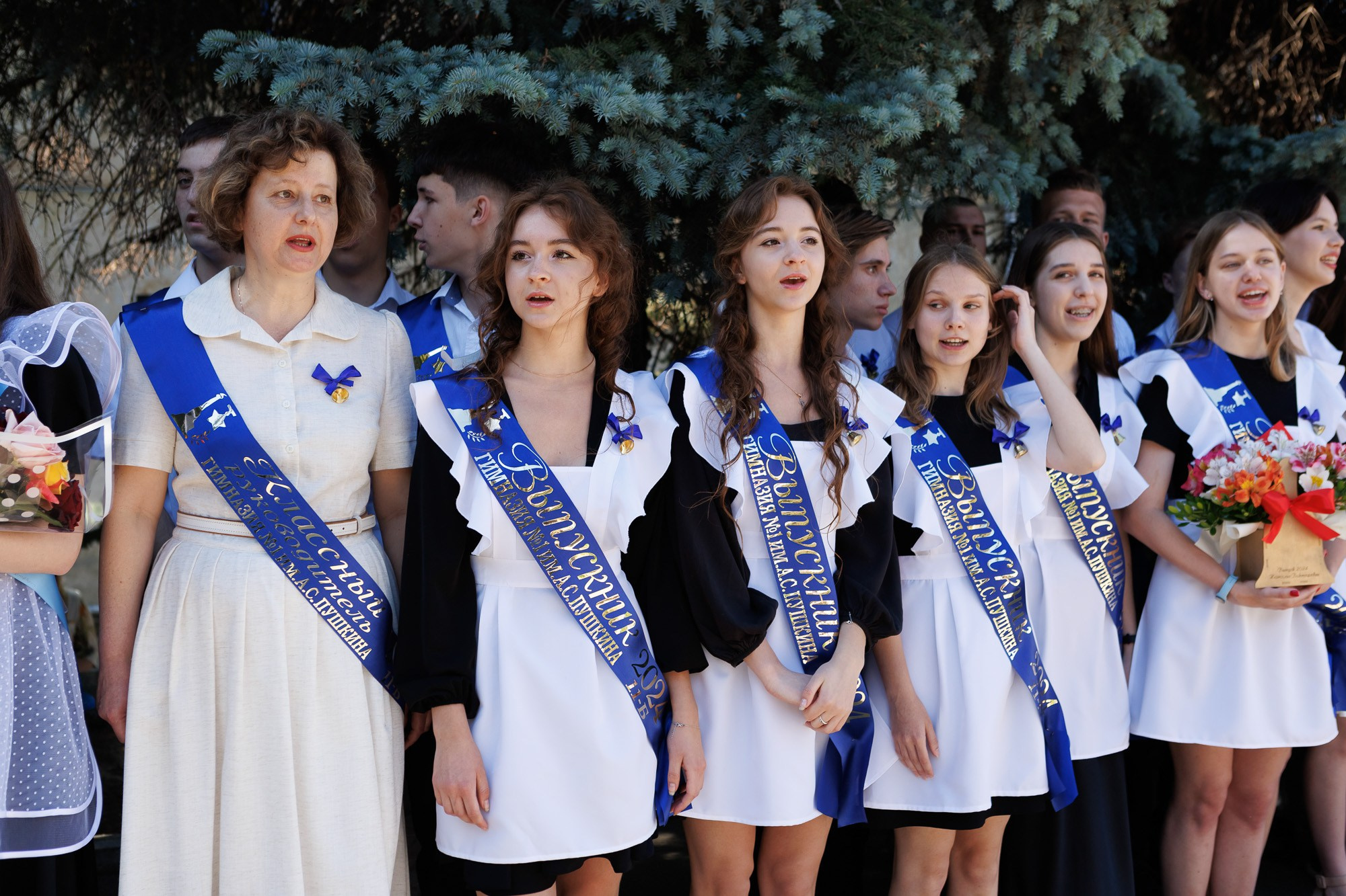 Последний звонок в Гимназии № 1, г. Севастополь. Свадебный фотограф, фотосъемка в Крыму, Севастополе, Симферополе, Ялте