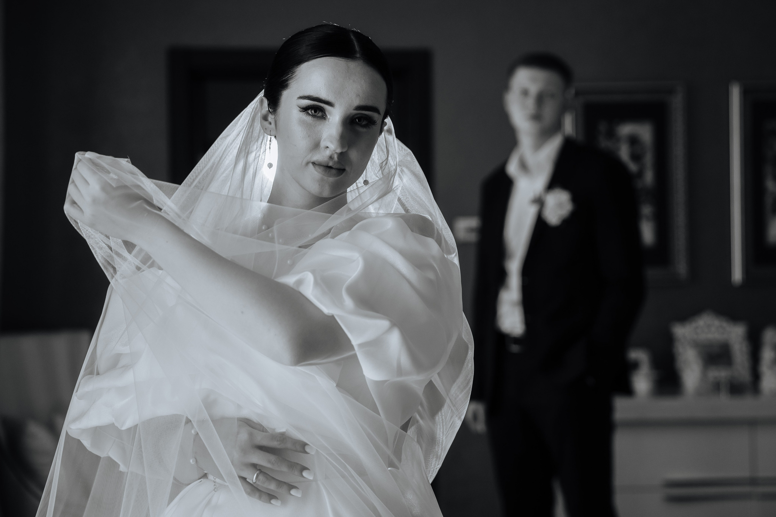 Черное и белое. Профессиональный фотограф и видеооператор