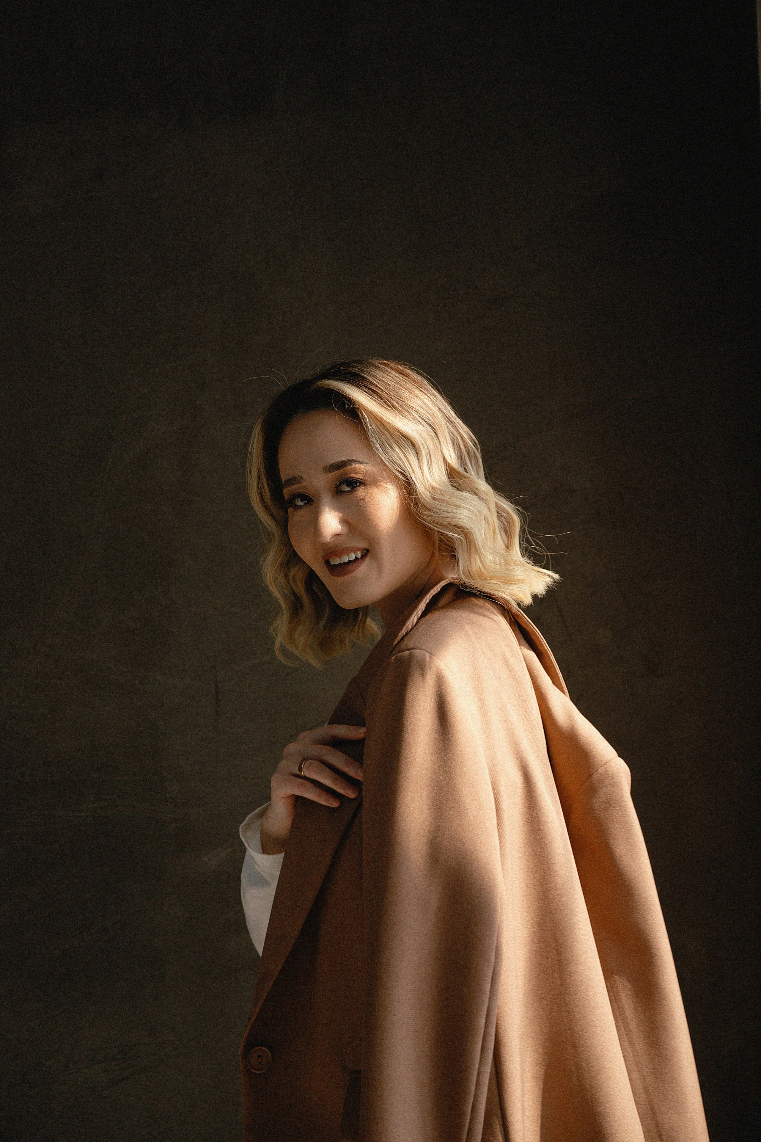 Фотосессия Нурбану в фотостудии LightHub. Свадебный, семейный и портретный фотограф в Алматы, Костанай