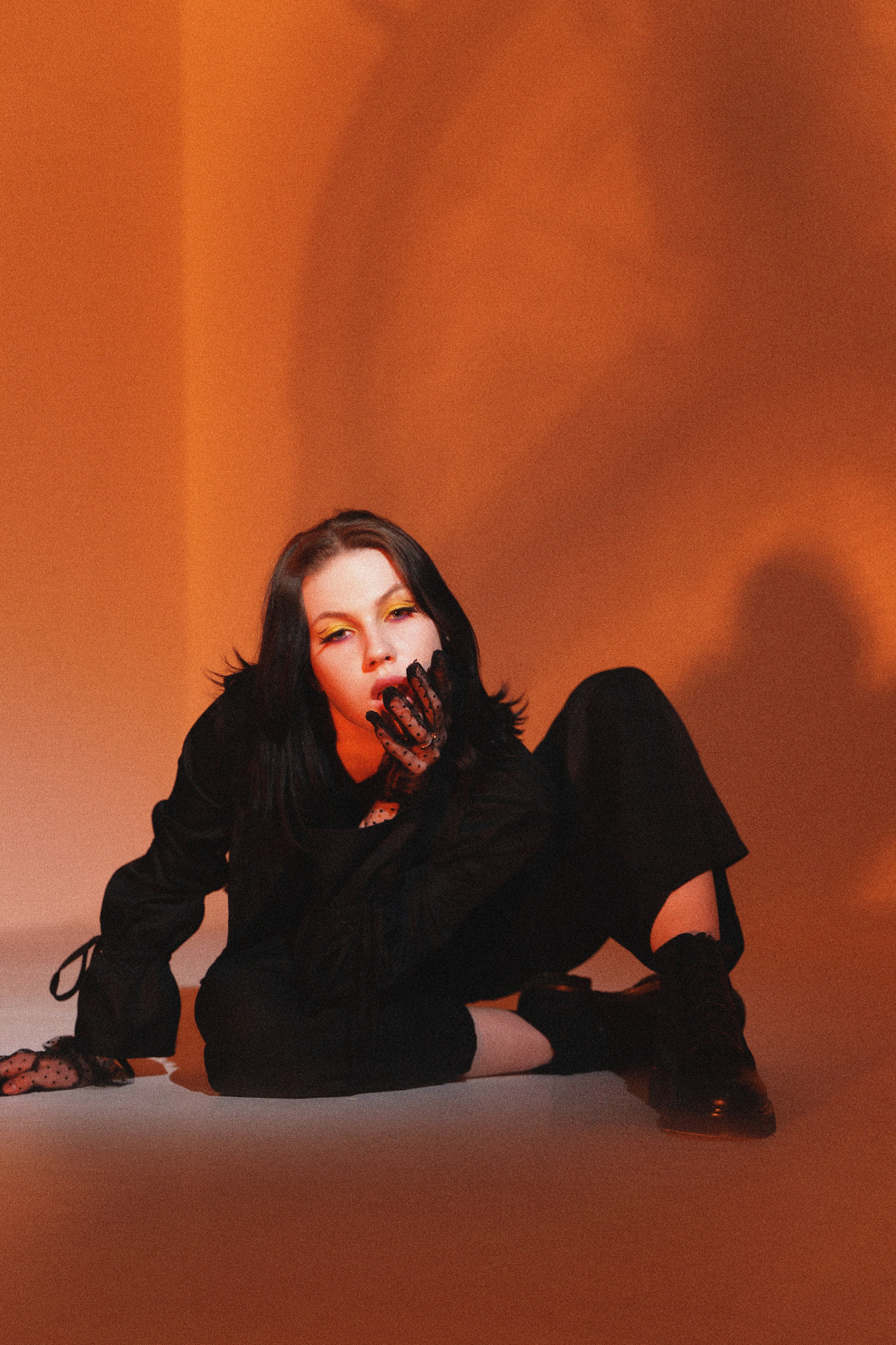 Цветной свет и Соня. Фотограф Надежда Погребняк | Рязань | Москва