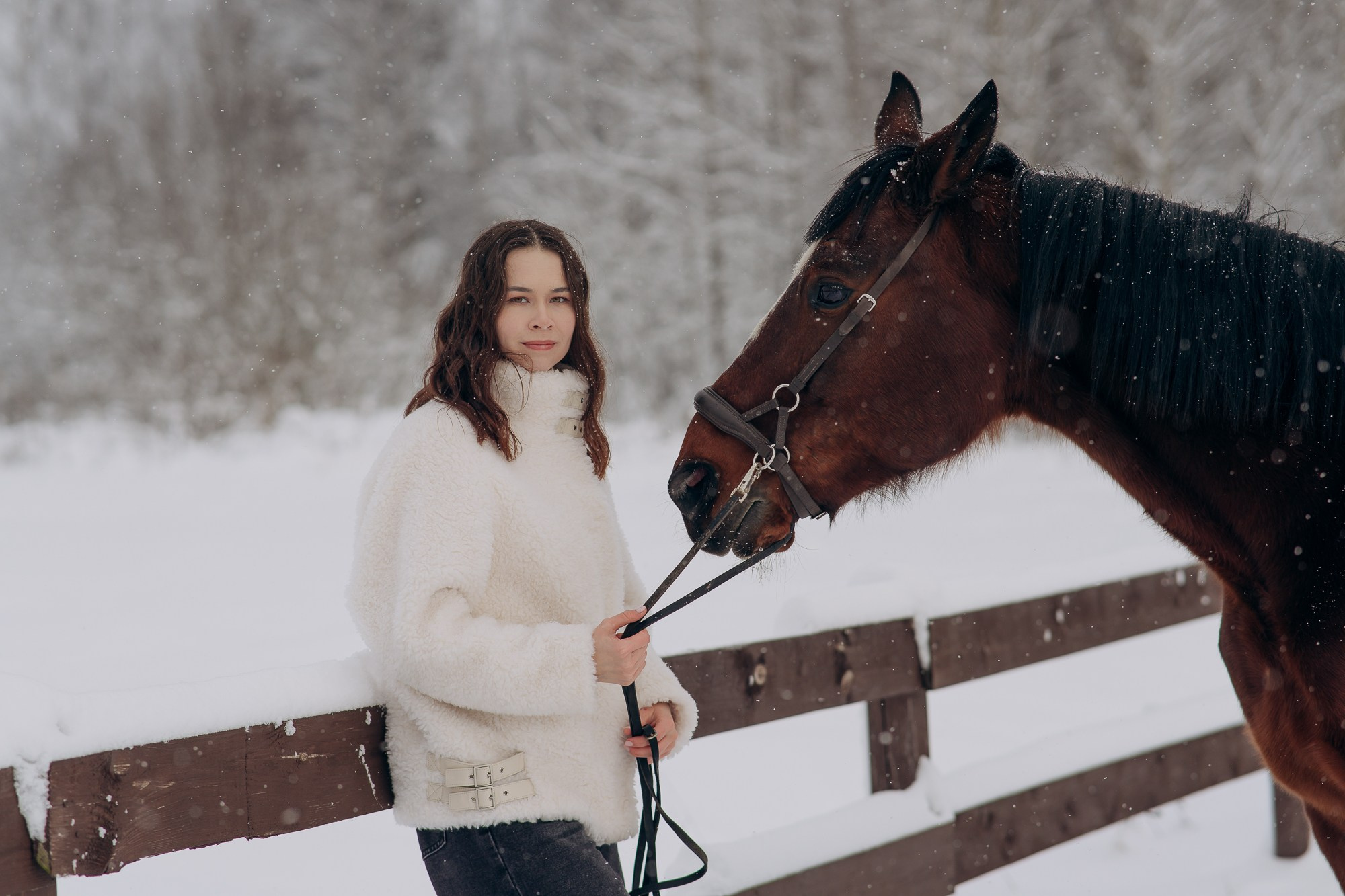 Фотосессия девушки с лошадью. Свадебный и репортажный фотограф в Ярославле Евгений Сальников