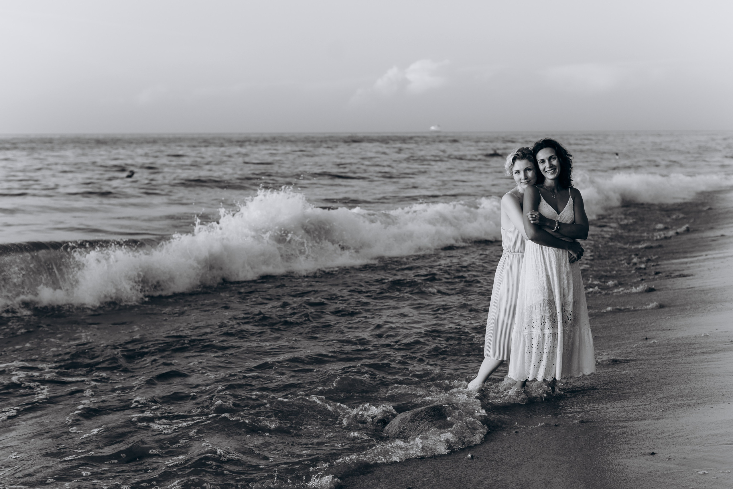 Подруги Пионеский Сосновый бор закат. Фотограф в Калининграде свадебная фотография, репортажная, фотосессии