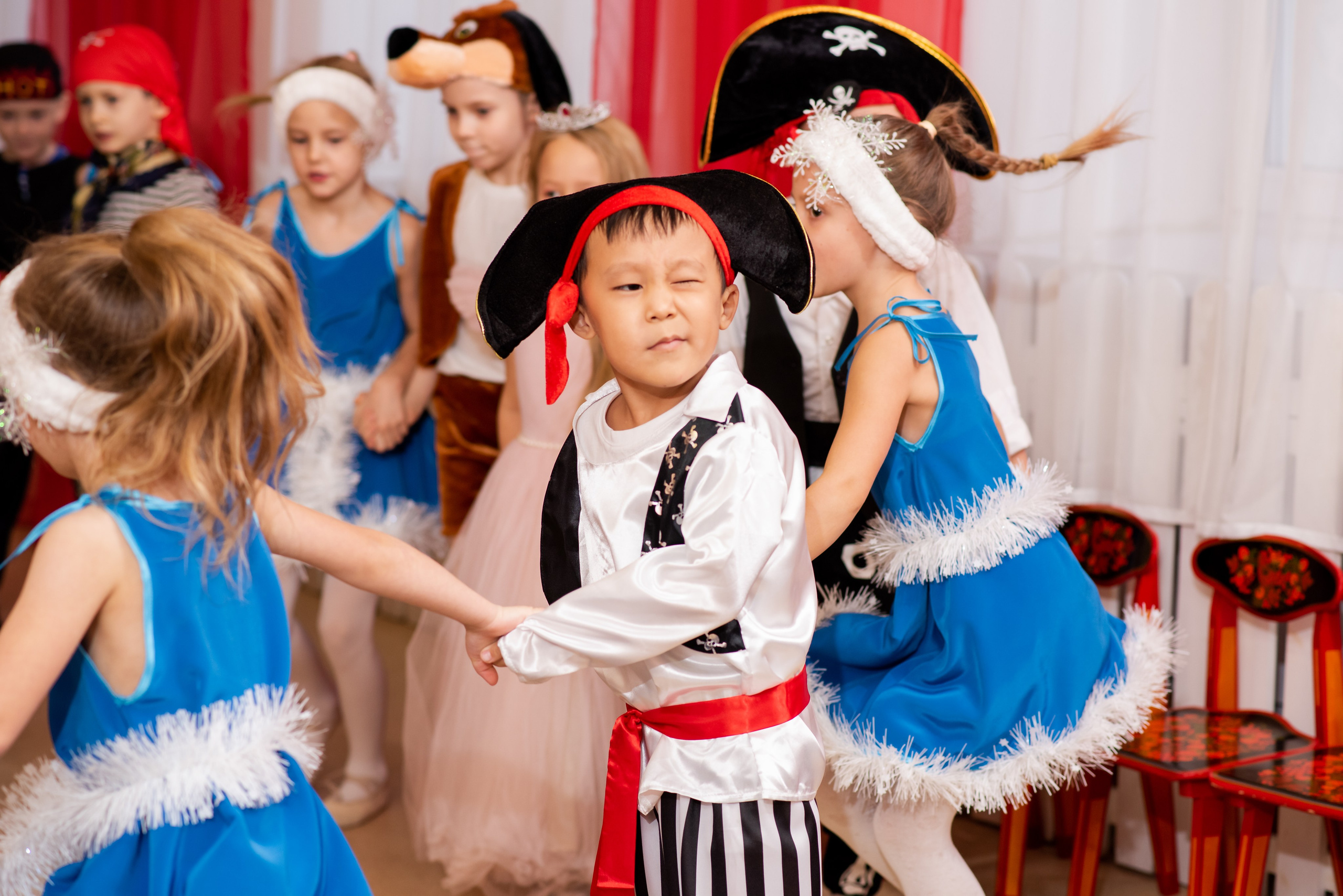 Новогодний утренник в детском саду 276. Выпускные альбомы в Севастополе, Крыму и Екатеринбурге