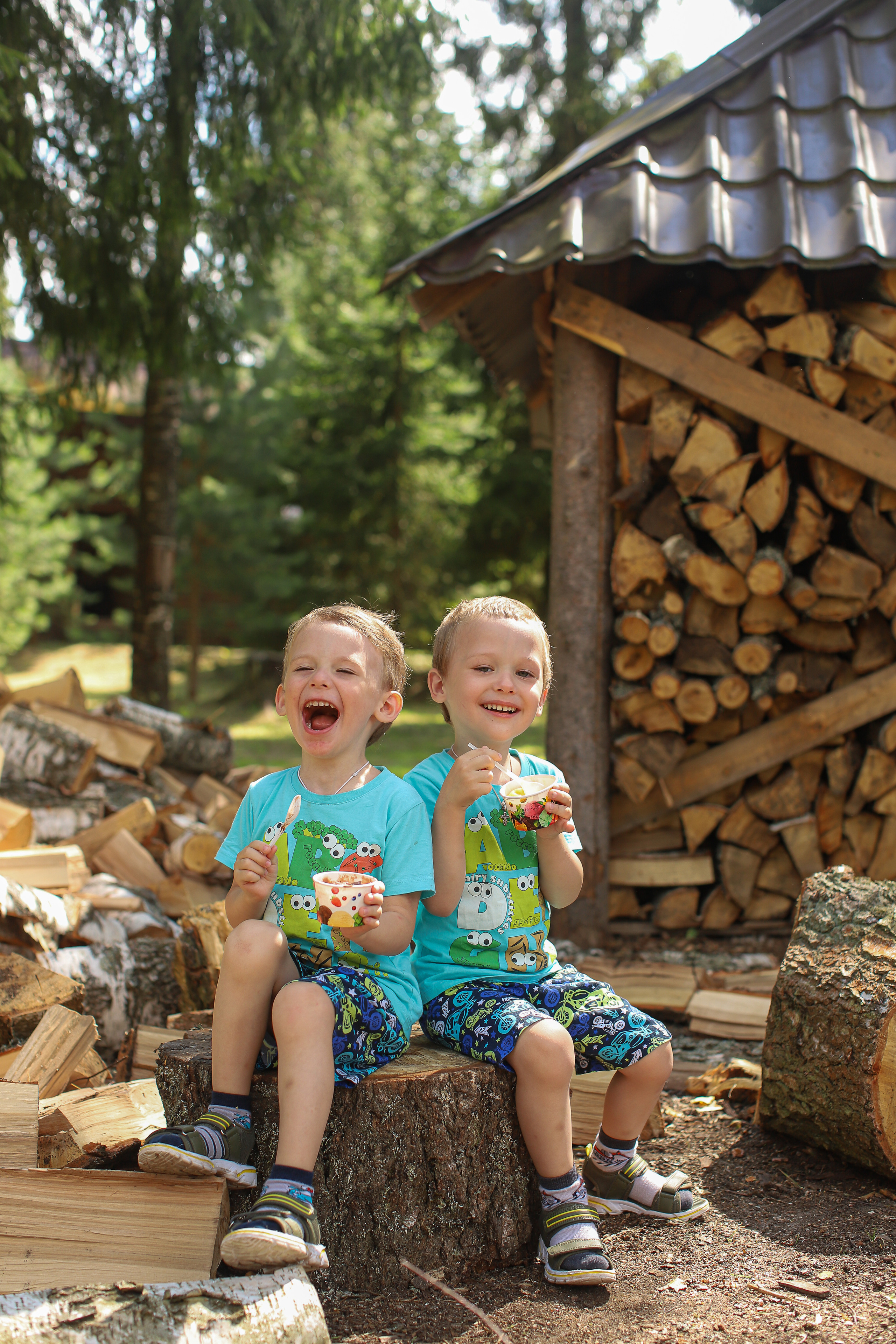 Миниатюра на пеньках. Детский и семейный фотограф Мария Киселёва. Москва
