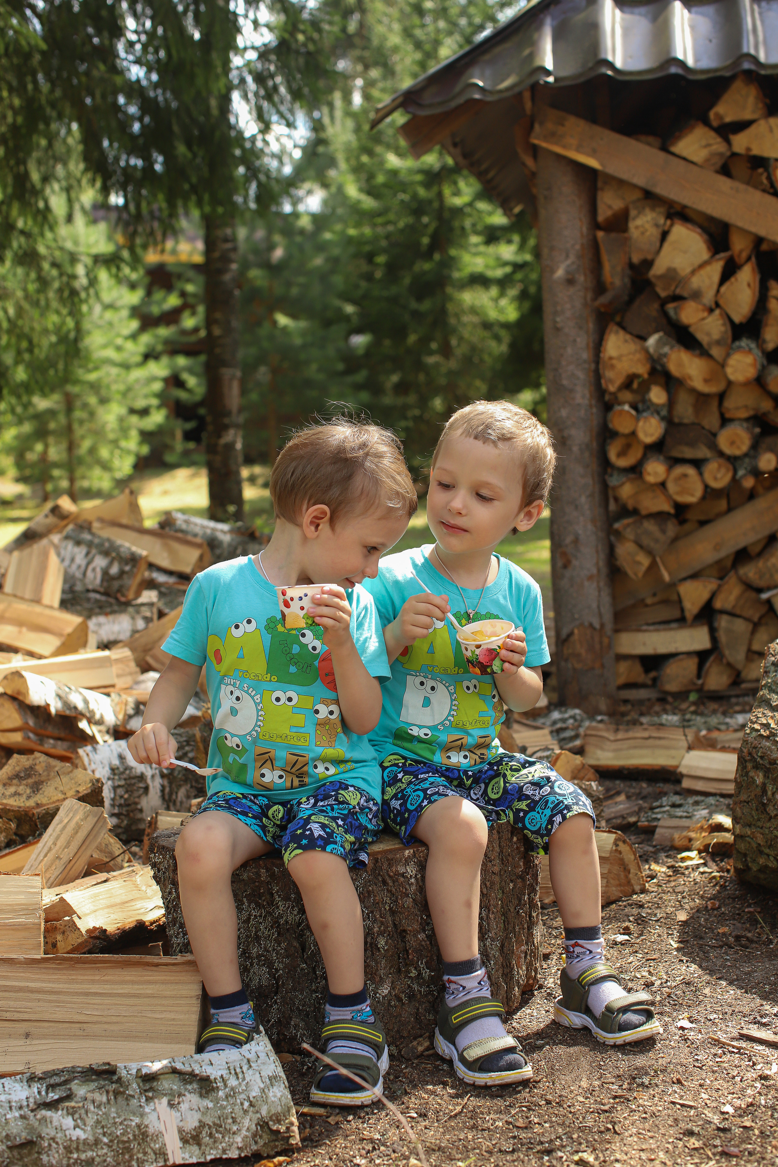 Миниатюра на пеньках. Детский и семейный фотограф Мария Киселёва. Москва