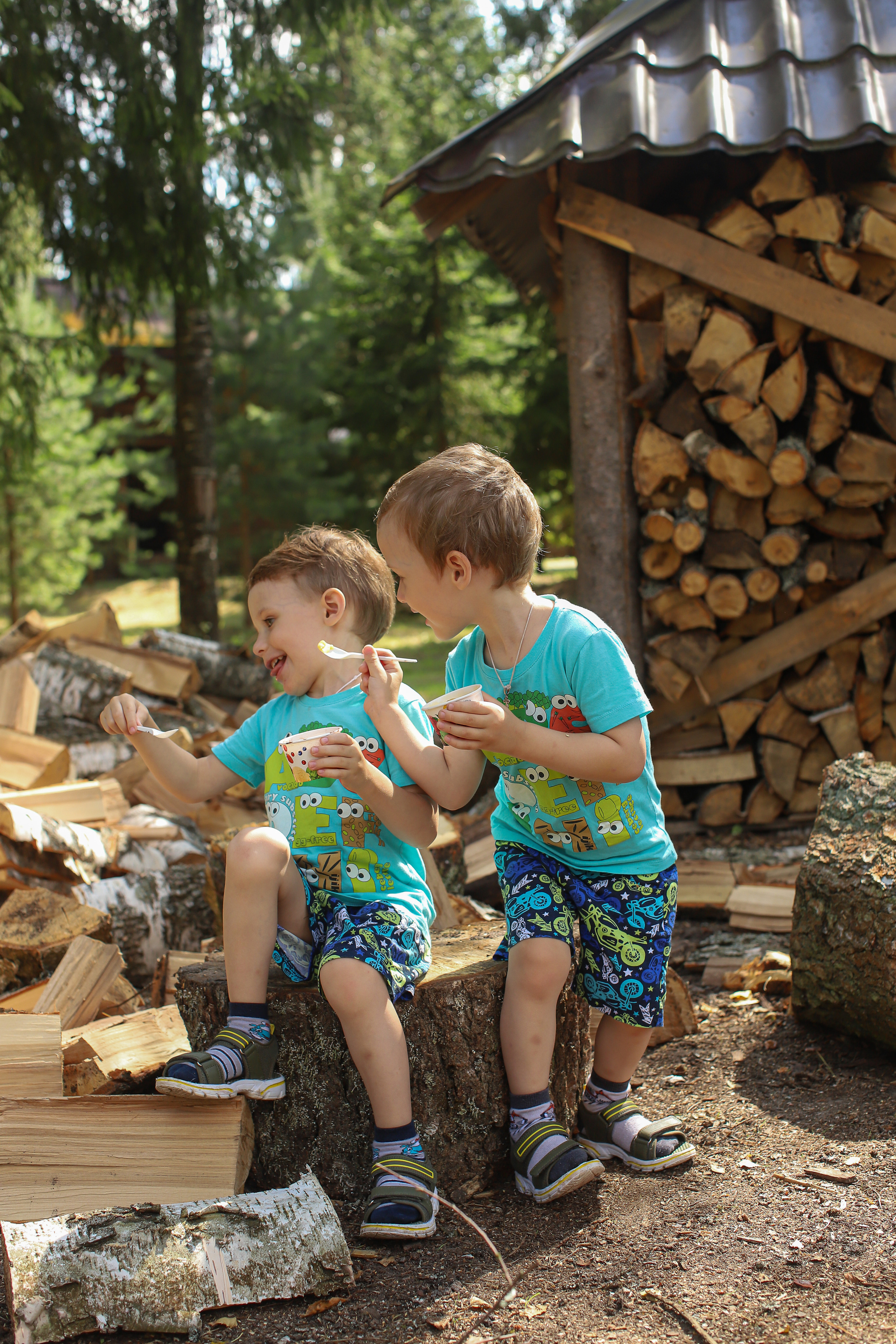 Миниатюра на пеньках. Детский и семейный фотограф Мария Киселёва. Москва