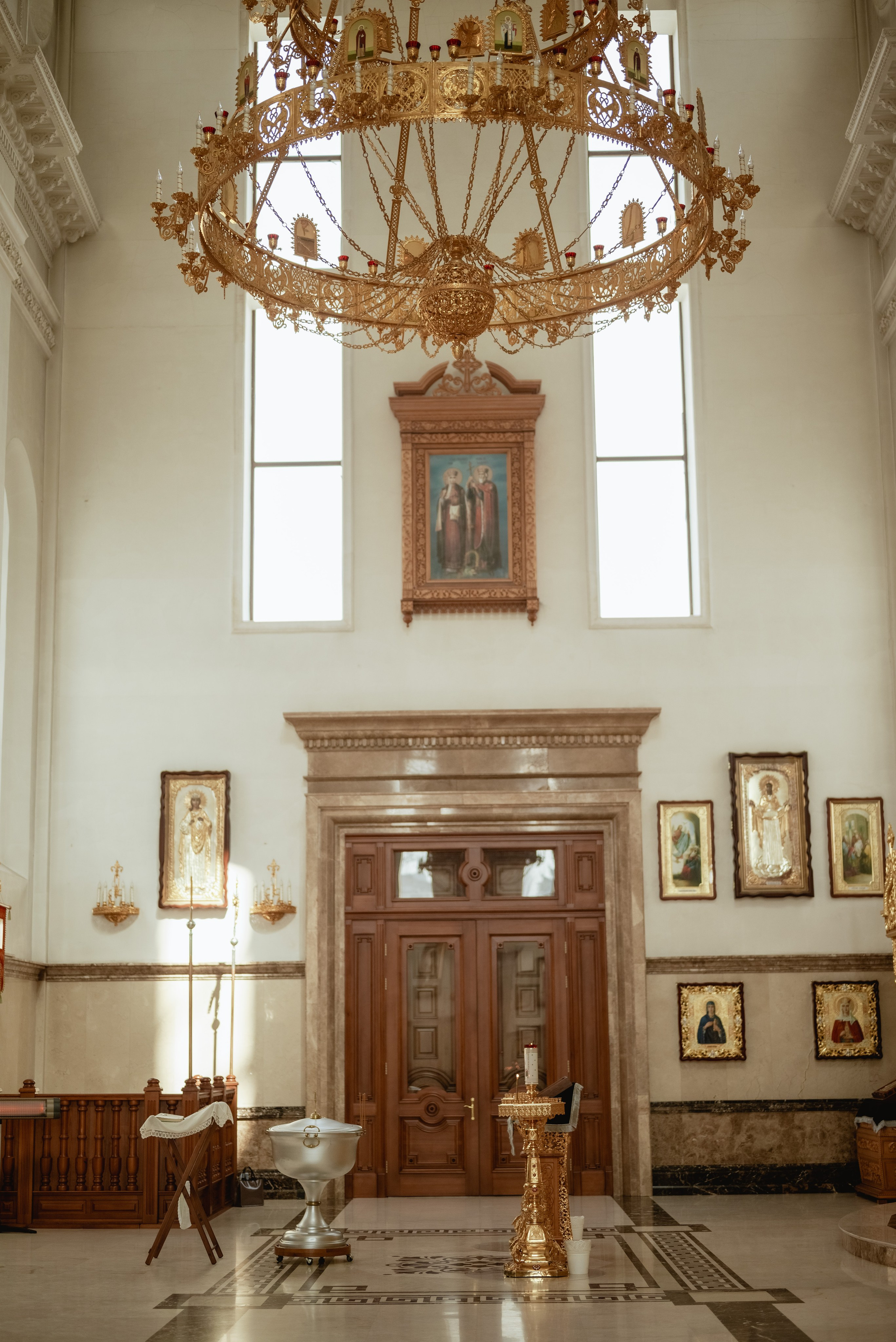 Крещение в храме Петра и Февронии. Юлия Басня семейный и свадебный фотограф в Донецке