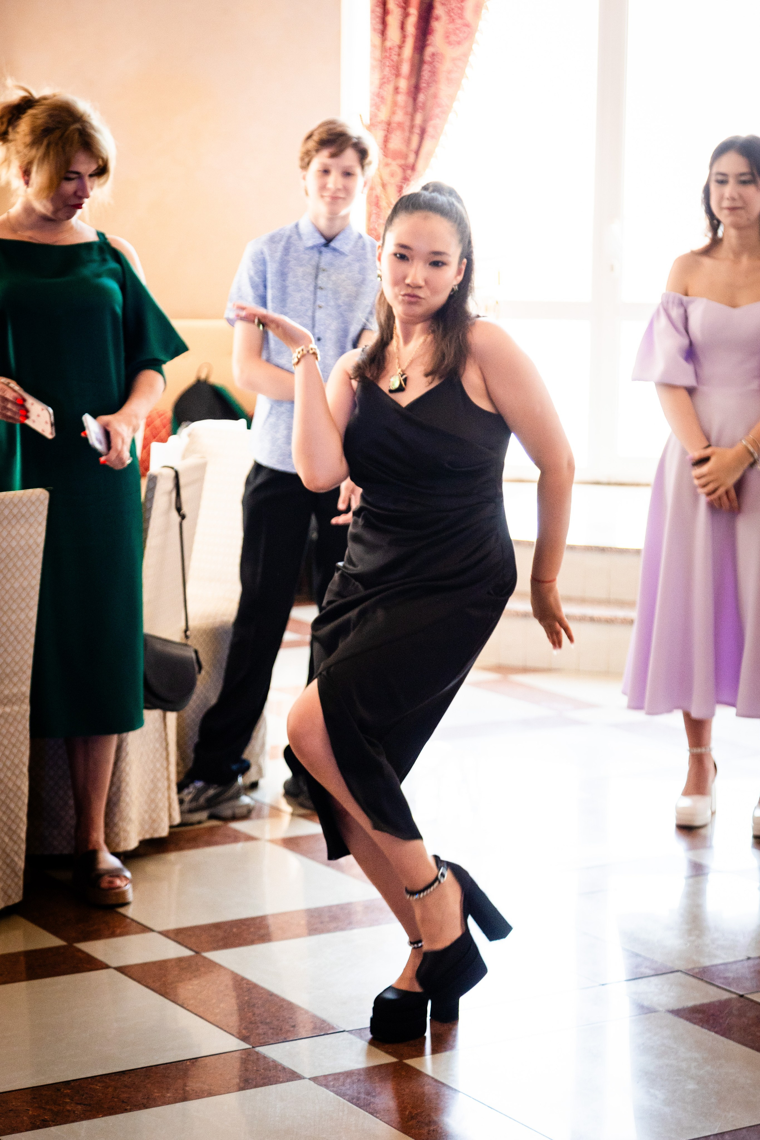 Школьный выпускной. Детский фотограф видеограф в Хабаровске Михаил Орлов