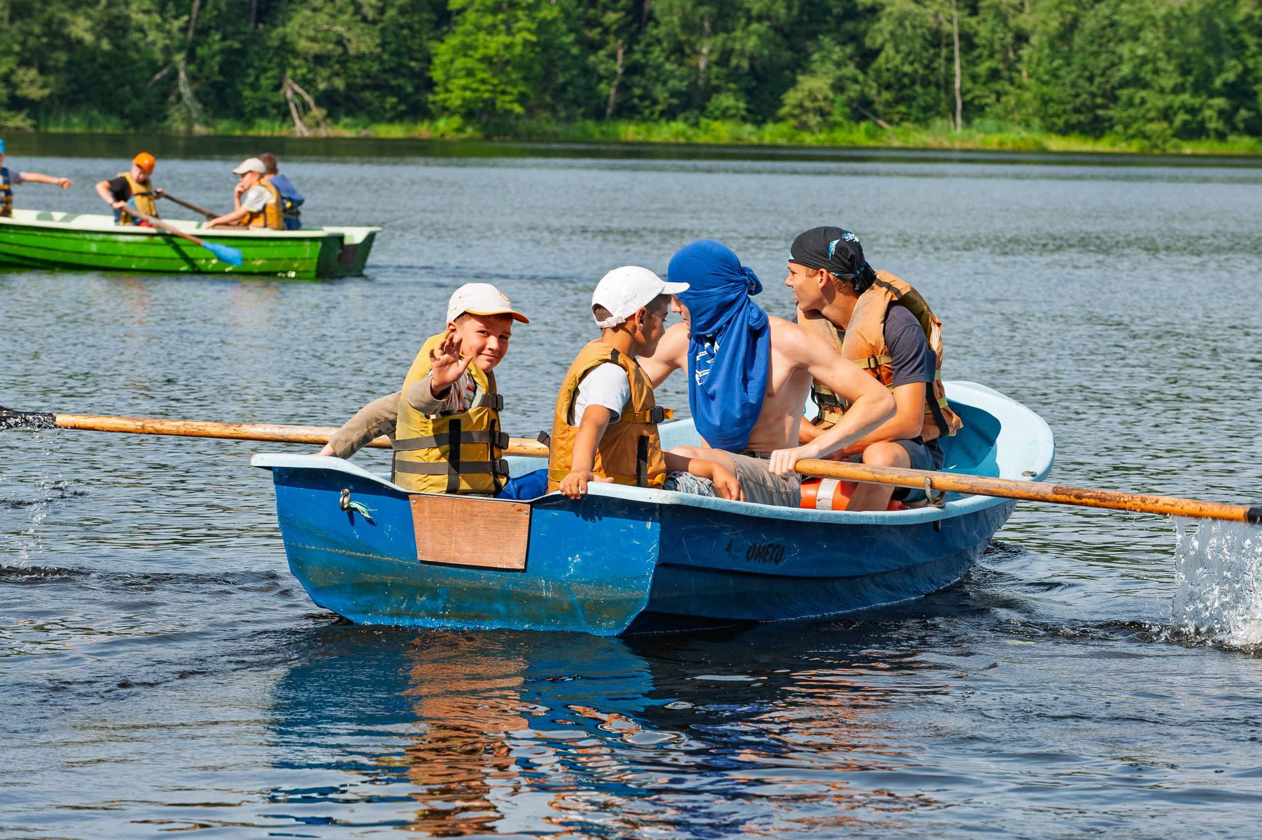 Летние тренировочные боры Школы Боевых Искусств «МОН», Валдай 2011 г. лодки