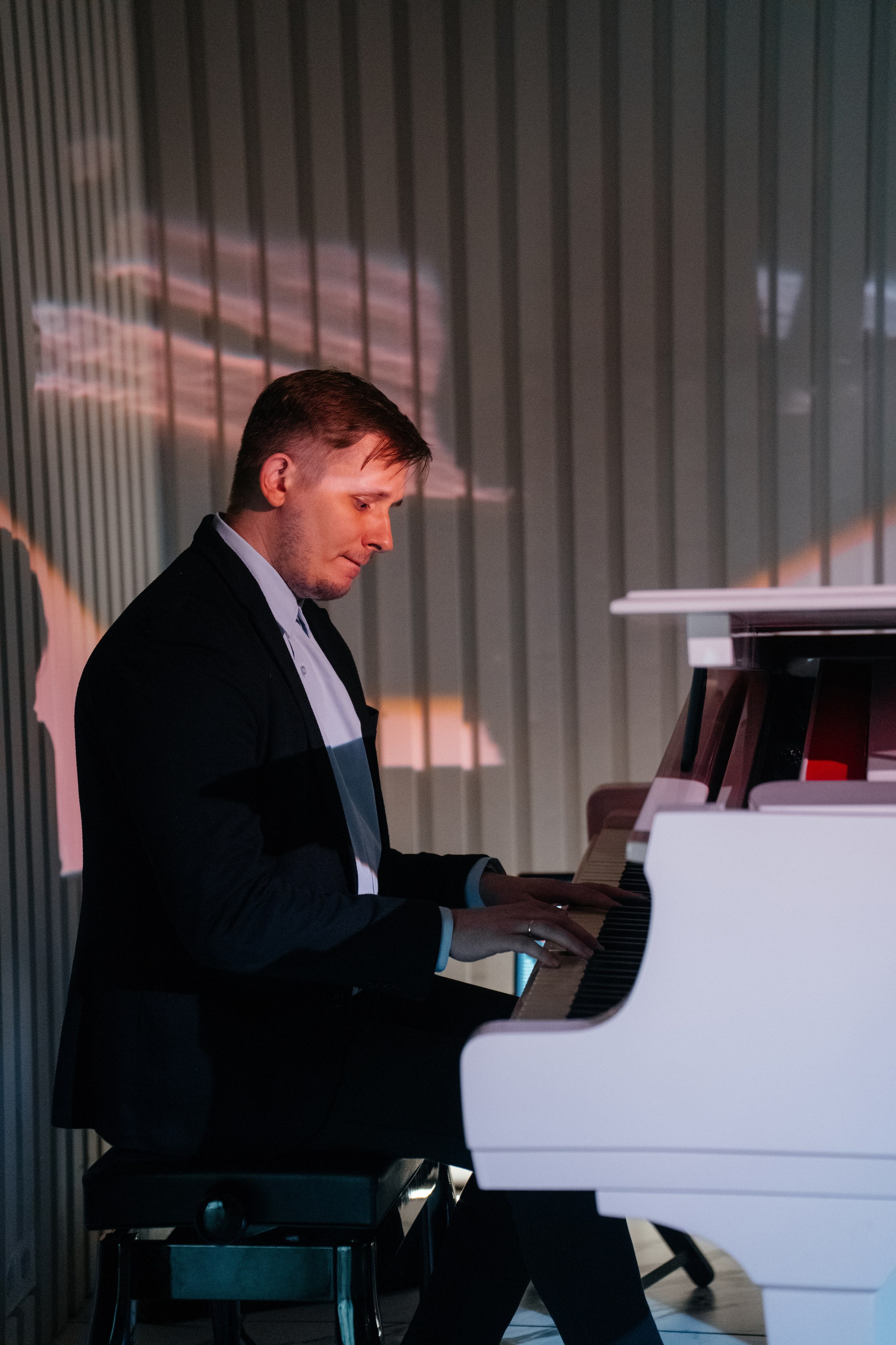 2 апреля (среда). BENUAR Restaurant