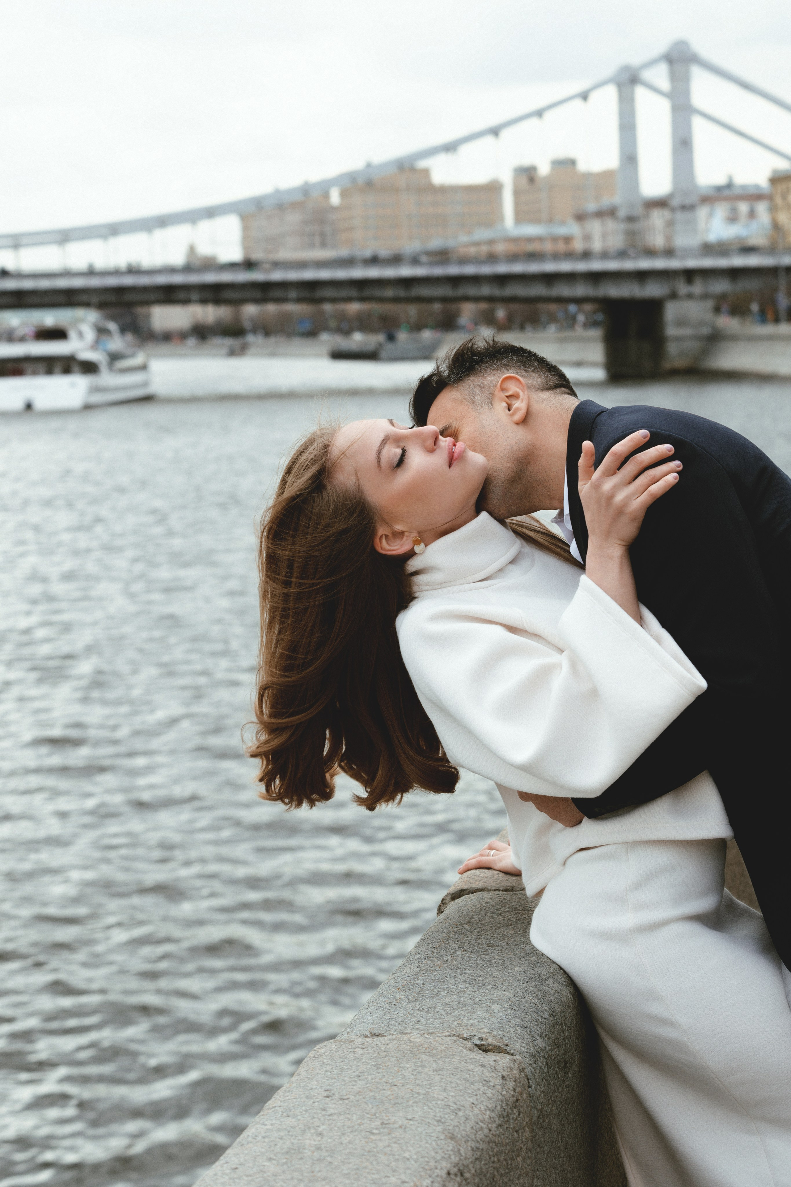 трогательная фотосессия пары на природе