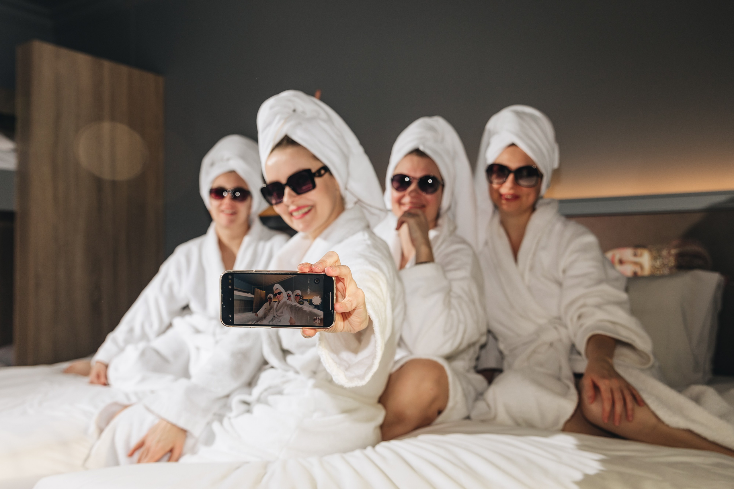 Девичник в Theatre Square Hotel. Семейный фотограф в Санкт-Петербурге Ева Маркова