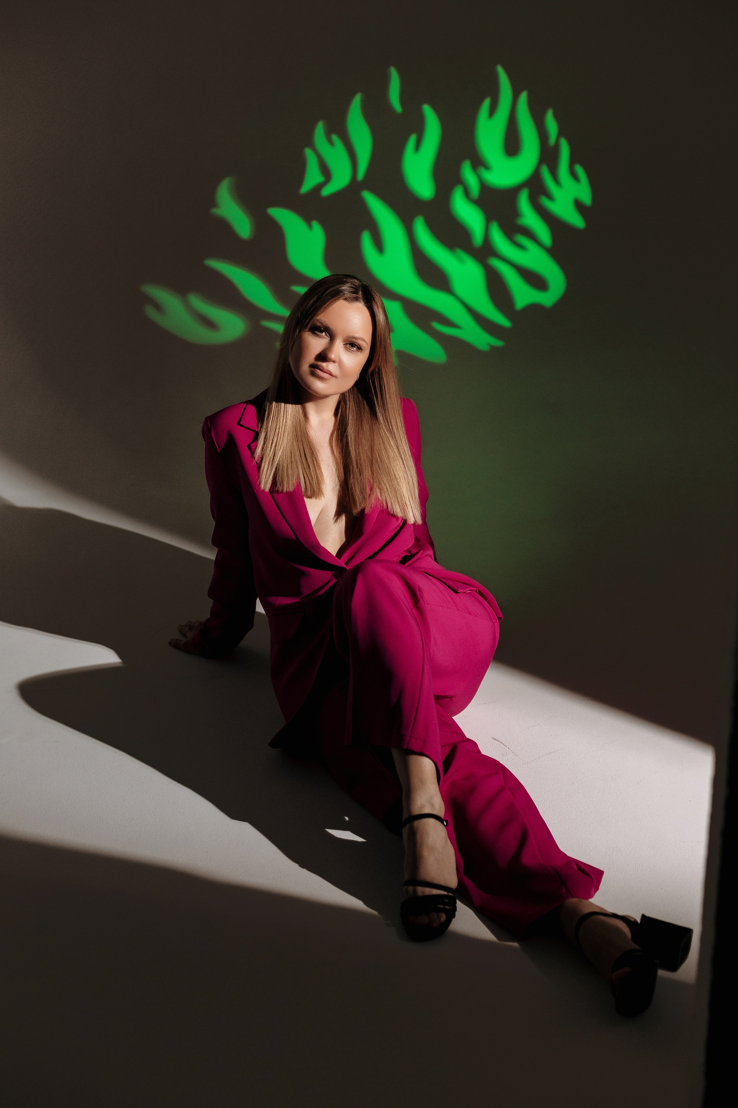 Персональная съёмка с цветным светом. Свадебный фотограф Пермь