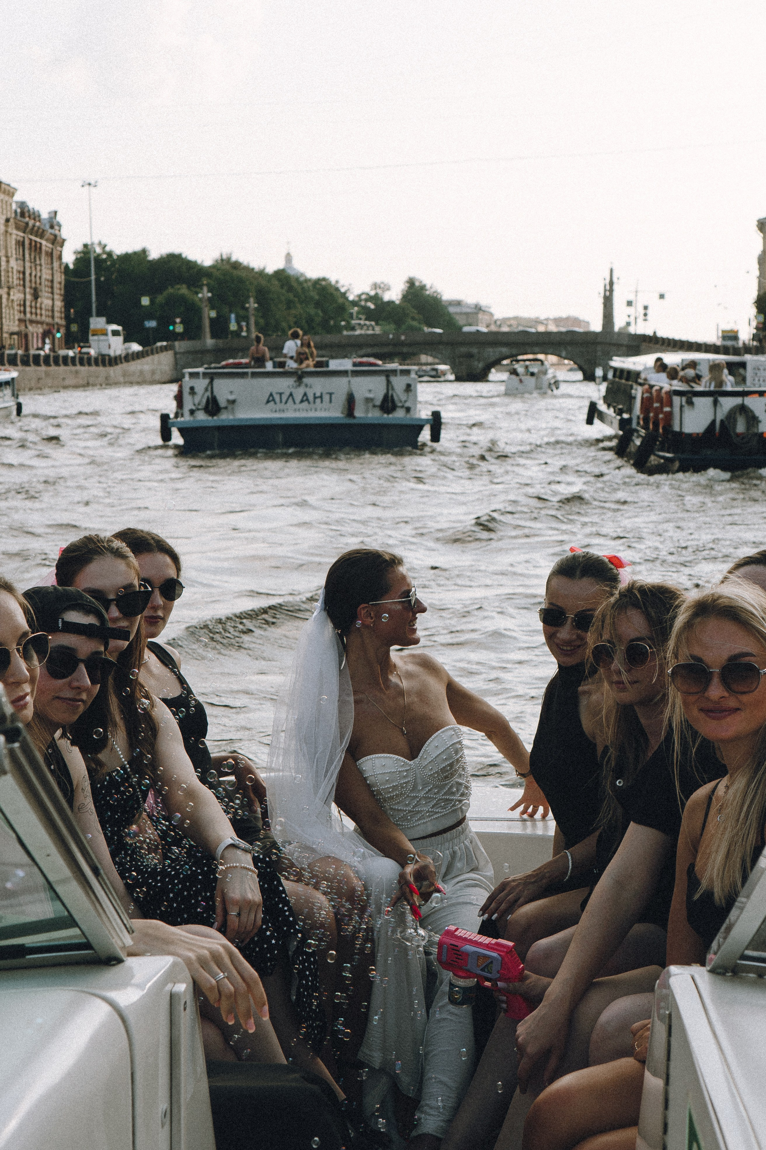 ДЕВИЧНИК НА КАТЕРЕ. Профессиональный фотограф, Санкт-Петербург — Виктория Богомолова