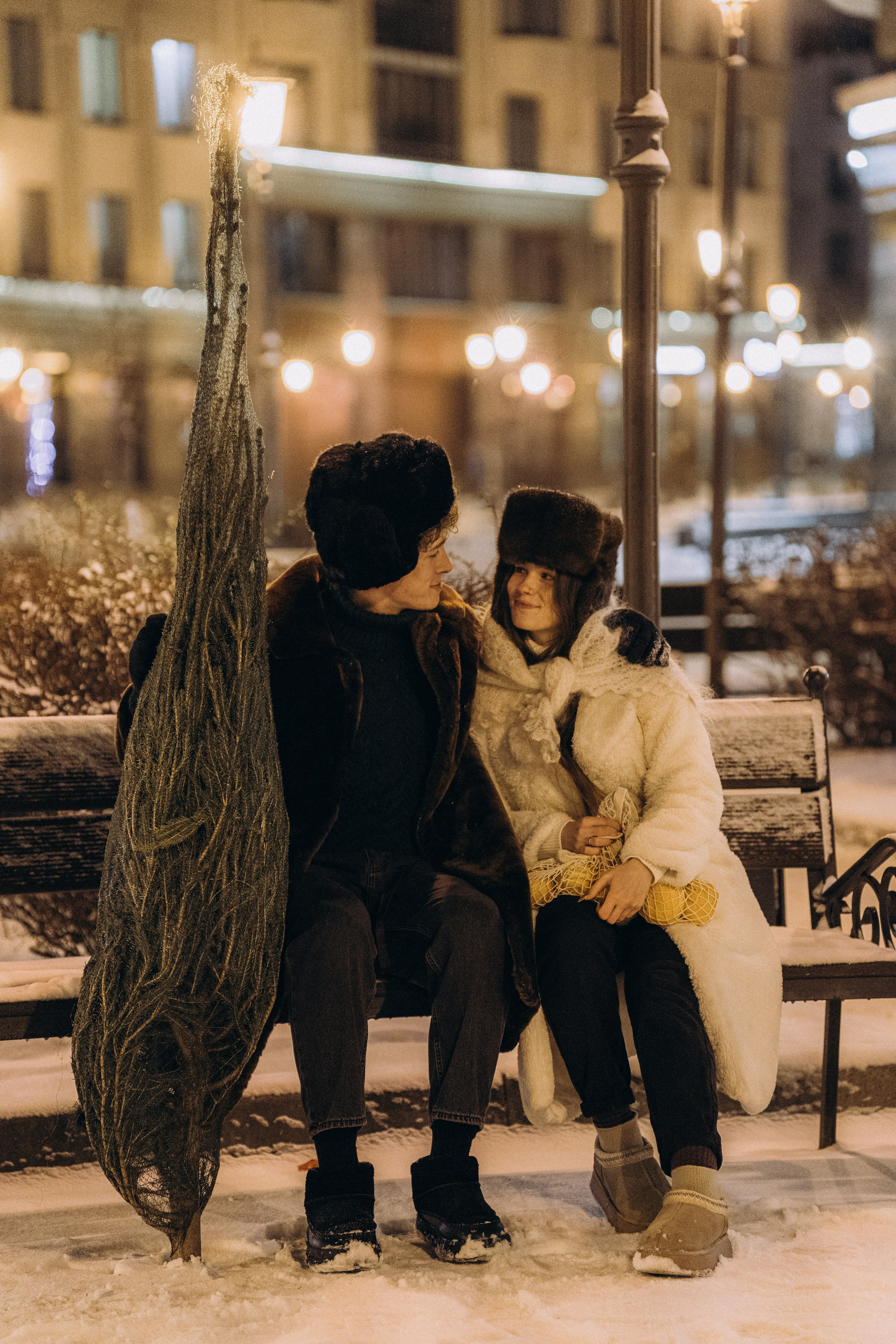 НОВОГОДНЯЯ ПРОГУЛКА ПАРЫ ПО ЧЕРНЫШЕВСКОЙ ПЕРЕД НОВЫМ ГОДОМ. Профессиональный фотограф, Санкт-Петербург — Виктория Богомолова