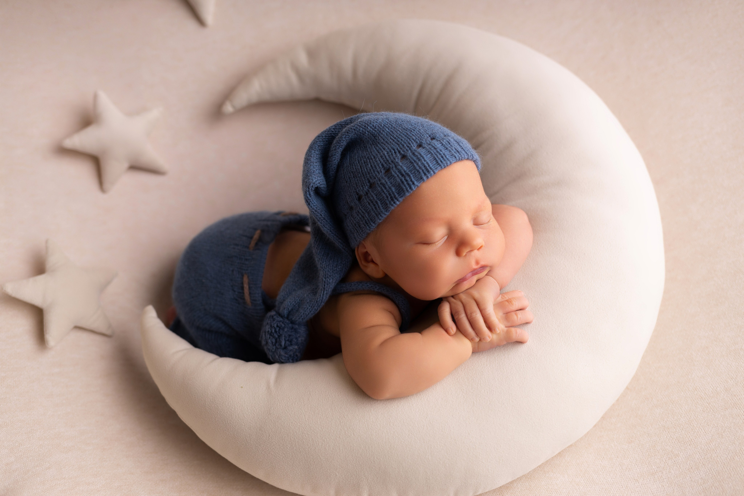 Классическая фотосессия малыша. Фотограф новорожденных малышей в Омске и Омской области Эльвира Камаева