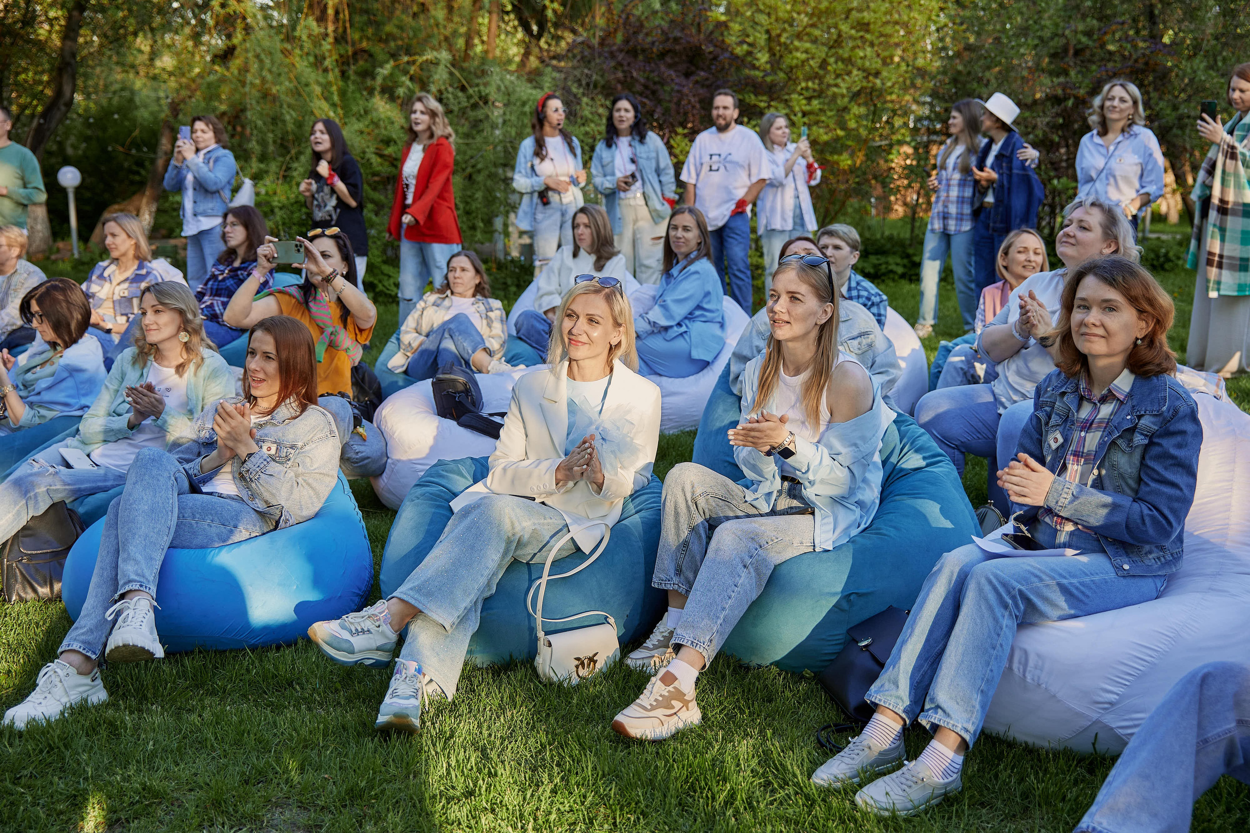 Выпускной Karneeva.online 2024. Репортажный и семейный фотограф Ухова Наталья в Москве