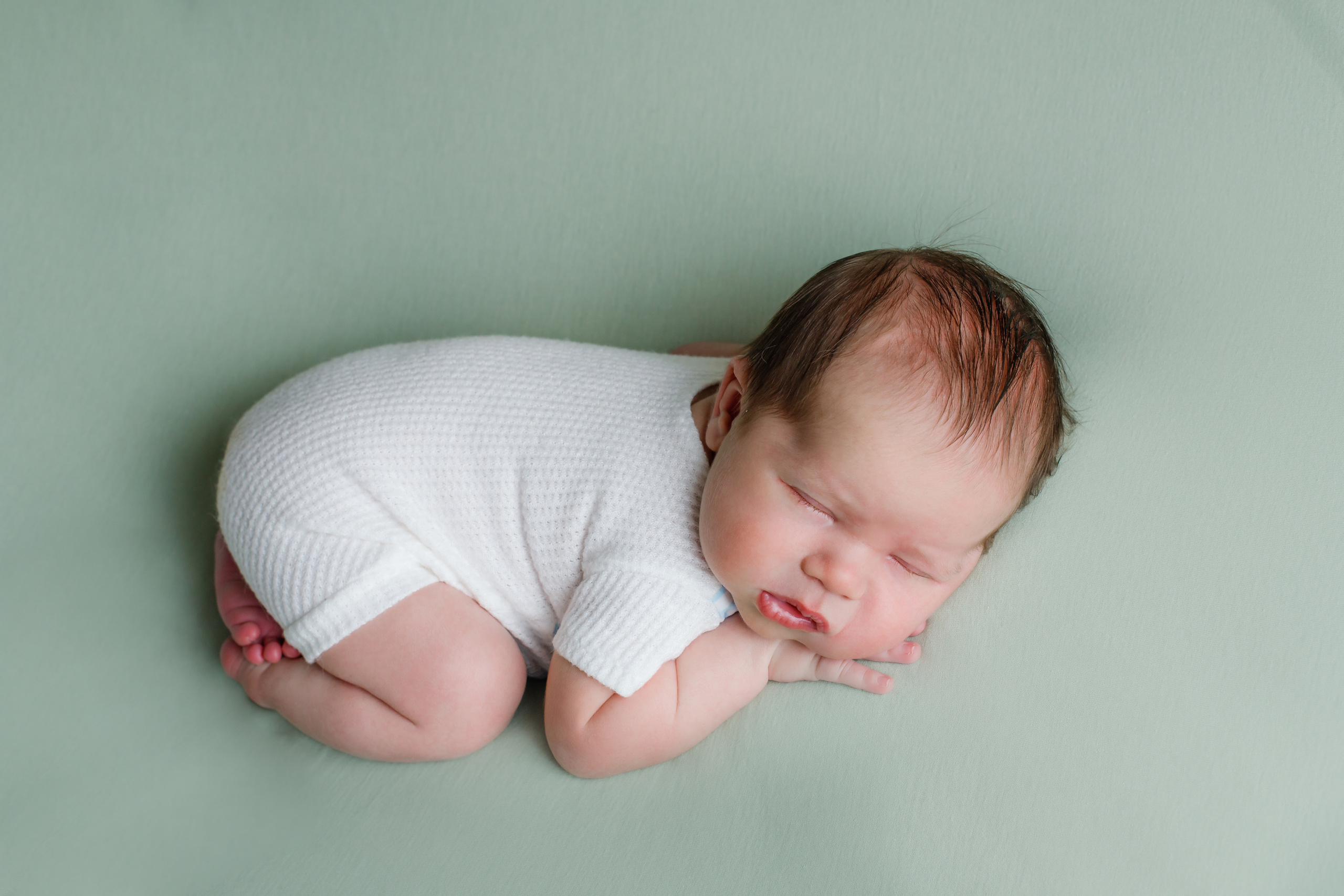 Примеры работ фотосъемки Новорожденных детей от 5  до 28 дней от рождения