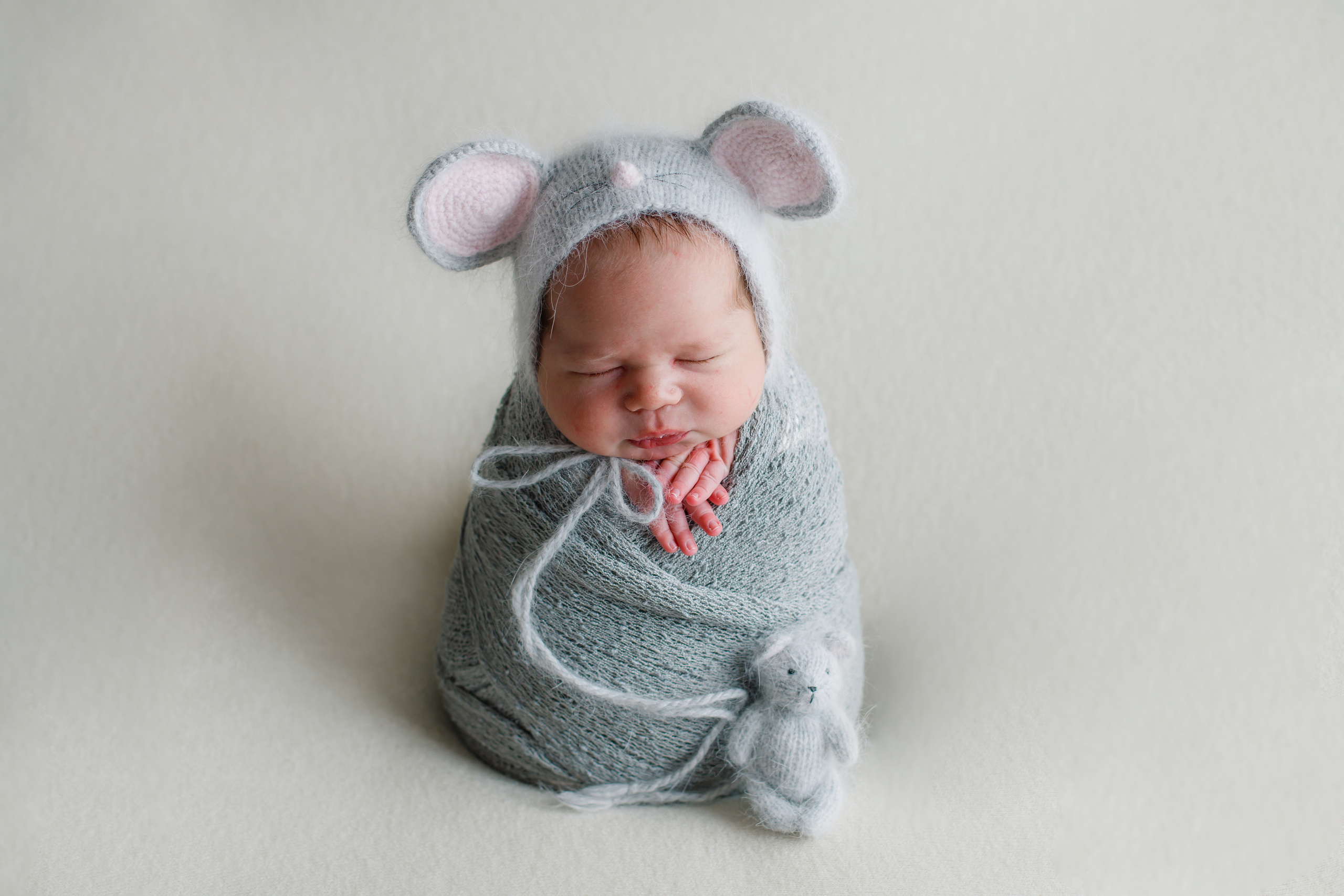 Примеры работ фотосъемки Новорожденных детей от 5  до 28 дней от рождения