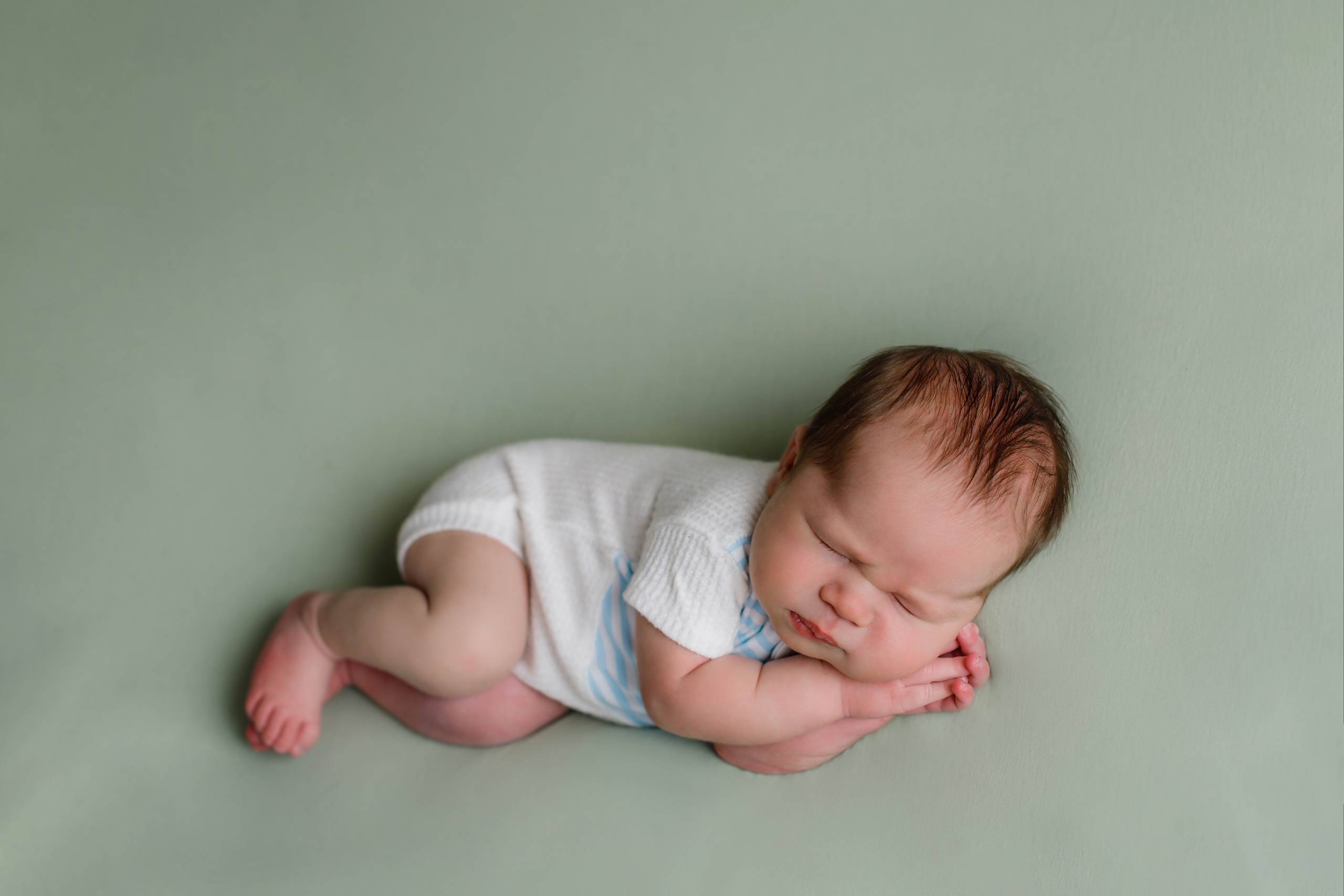 Примеры работ фотосъемки Новорожденных детей от 5  до 28 дней от рождения