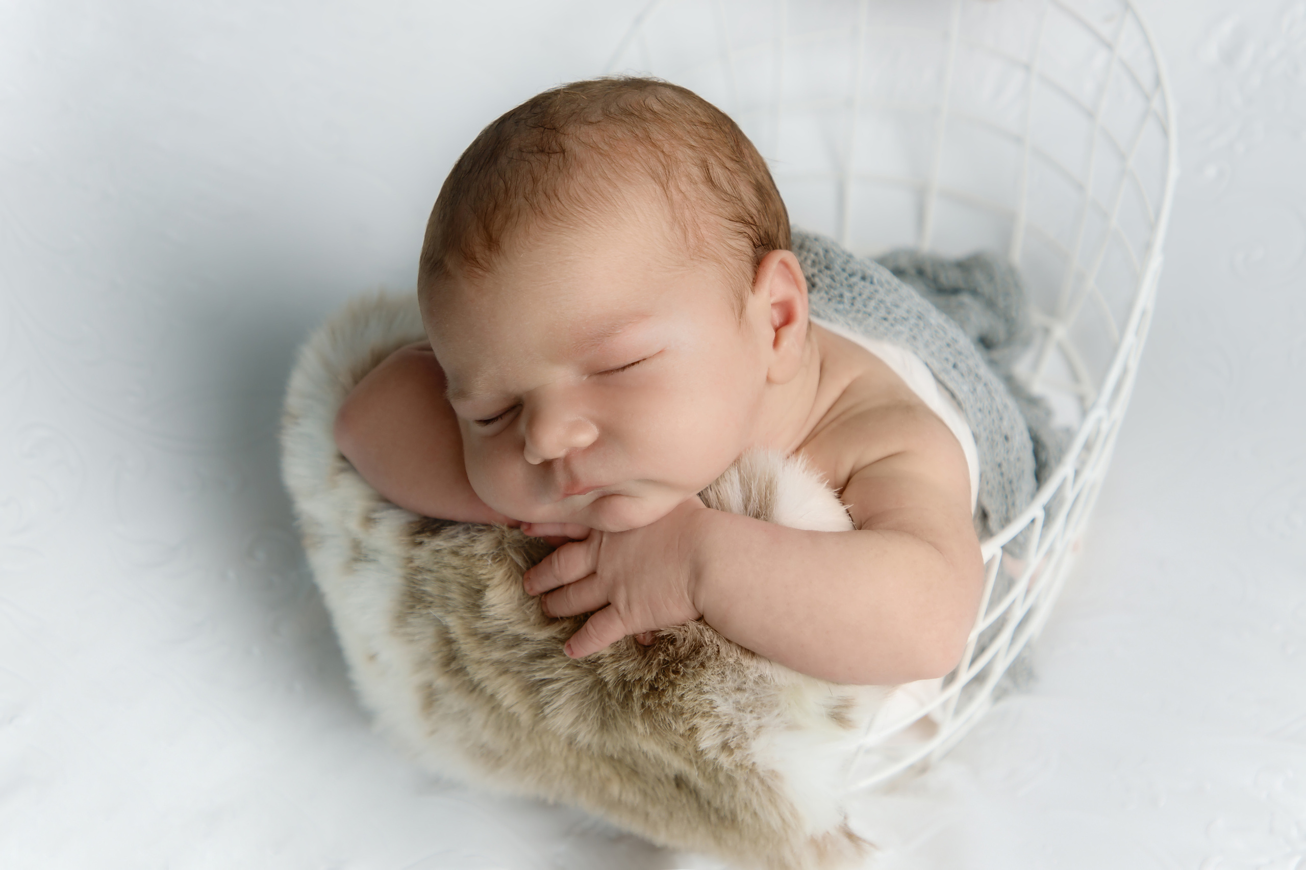 Примеры работ фотосъемки Новорожденных детей от 5  до 28 дней от рождения