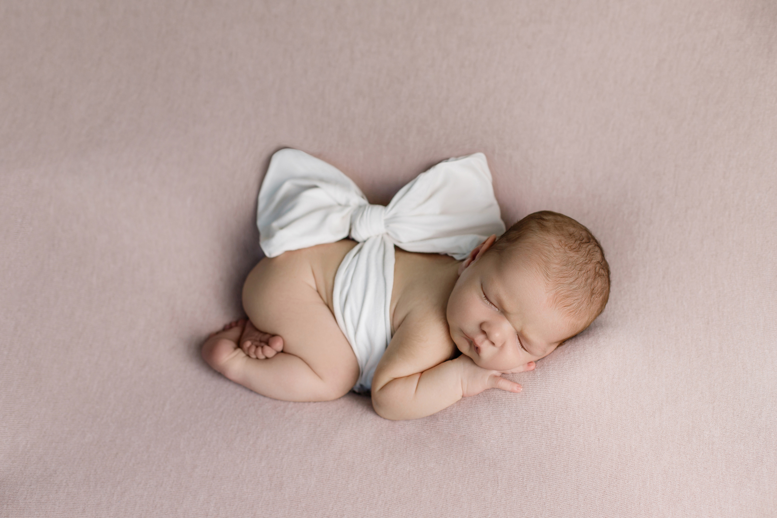 Примеры работ фотосъемки Новорожденных детей от 5  до 28 дней от рождения