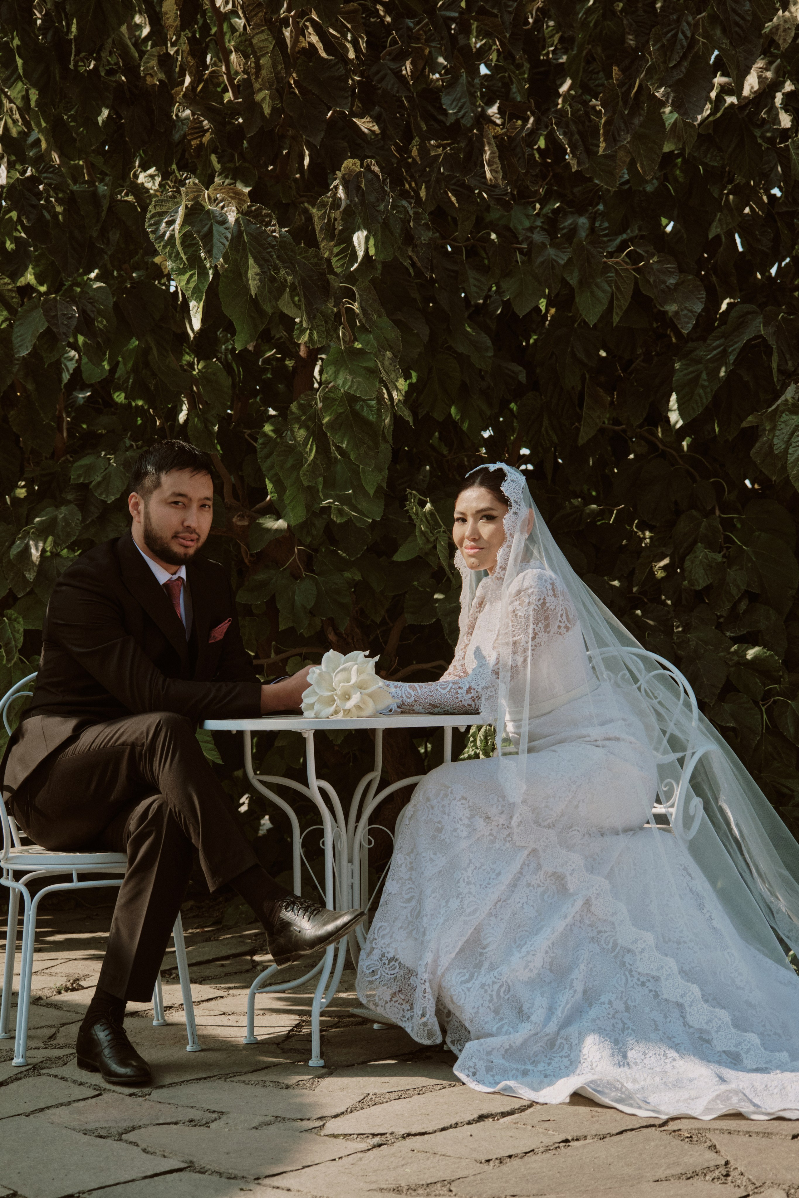 Садовая рапсодия свадебная фото прогулка в городе Алматы. Видеограф и Фотограф в Алматы и Астана